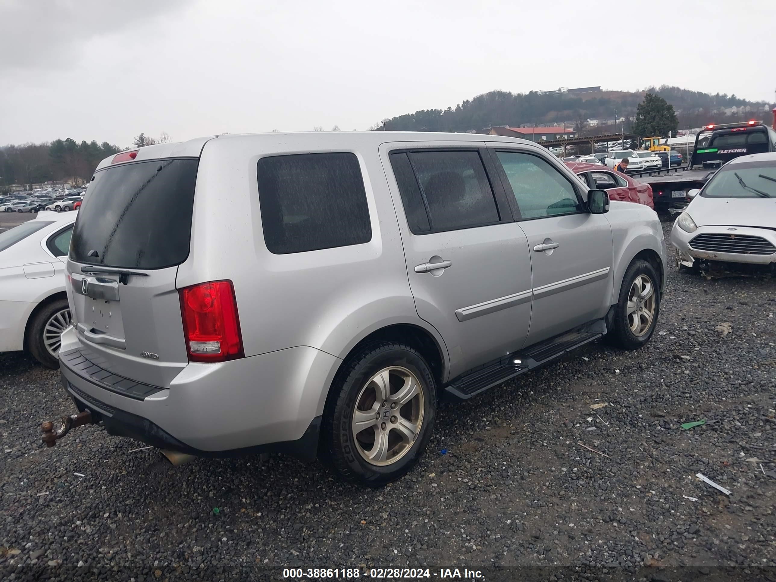 Photo 3 VIN: 5FNYF4H53EB044978 - HONDA PILOT 