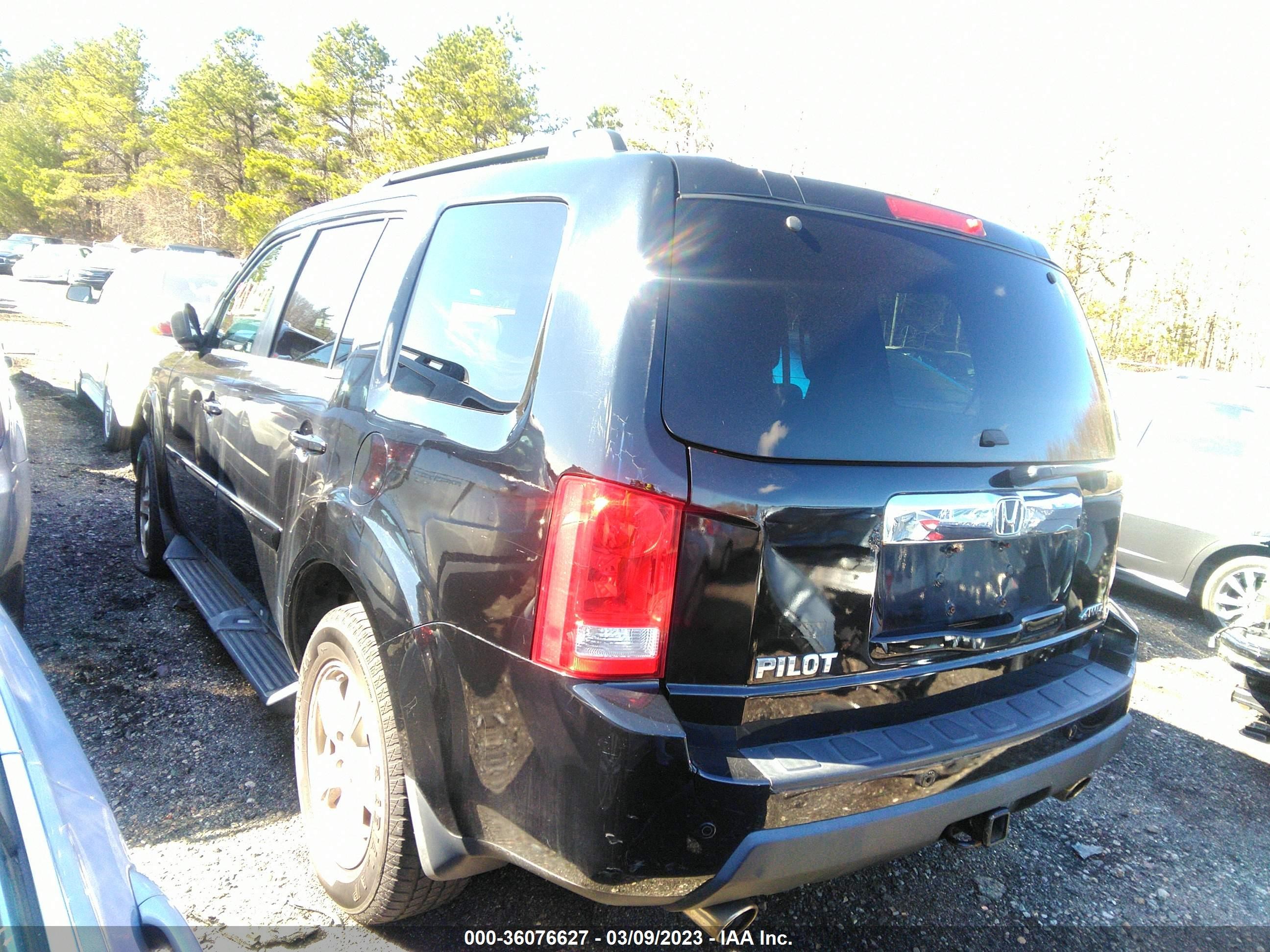 Photo 2 VIN: 5FNYF4H55AB017775 - HONDA PILOT 