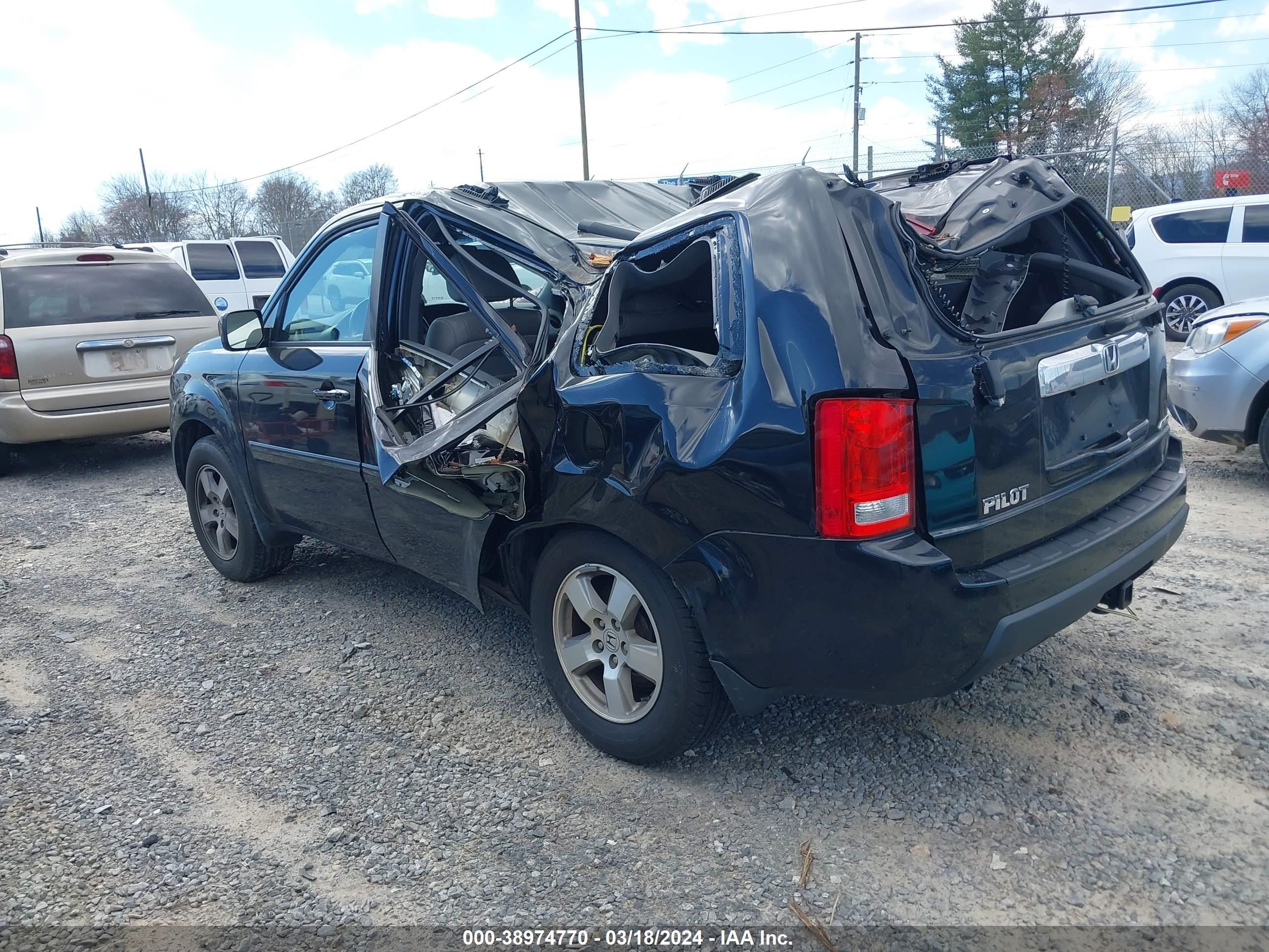 Photo 2 VIN: 5FNYF4H55BB010133 - HONDA PILOT 