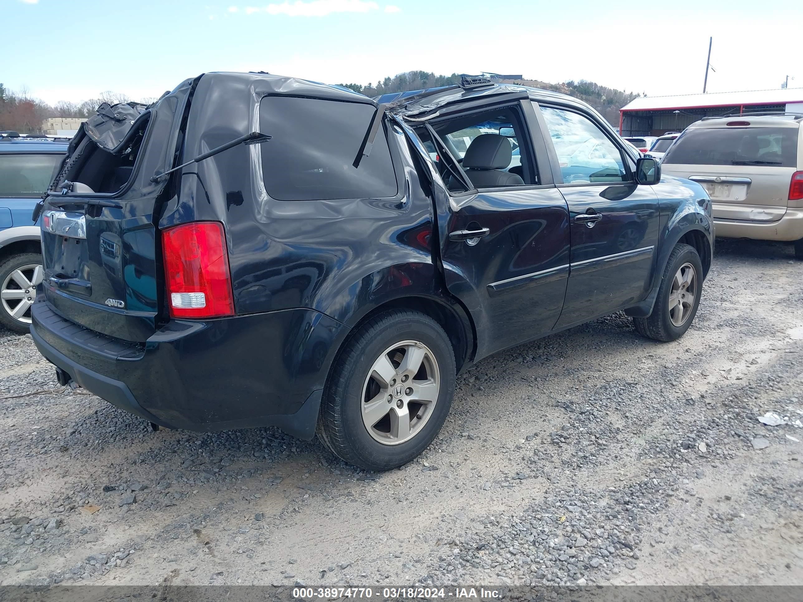 Photo 3 VIN: 5FNYF4H55BB010133 - HONDA PILOT 