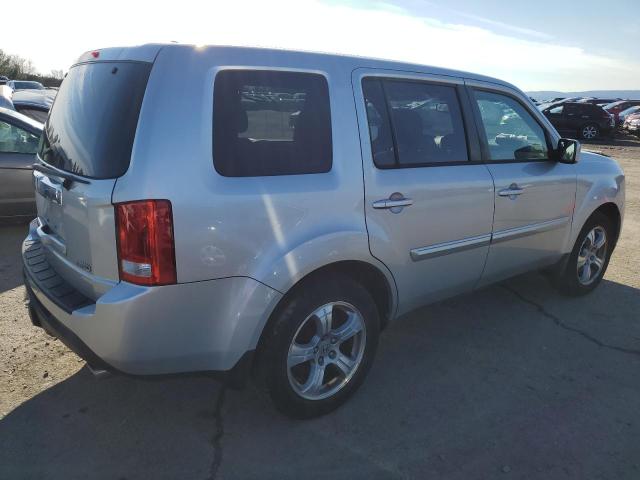 Photo 2 VIN: 5FNYF4H55CB031002 - HONDA PILOT 