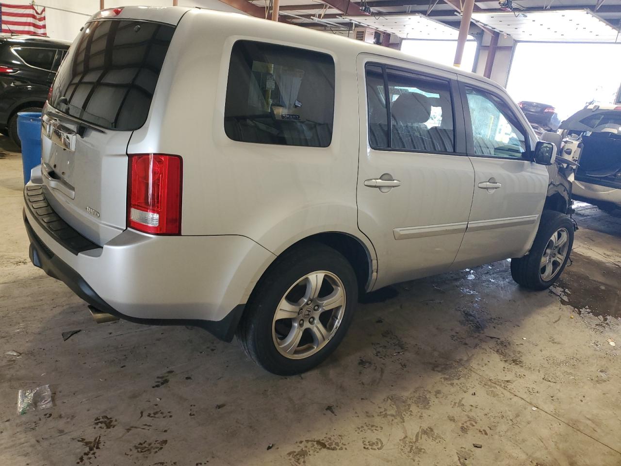 Photo 2 VIN: 5FNYF4H55EB010623 - HONDA PILOT 