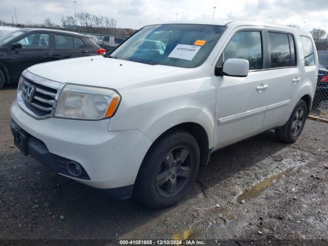 Photo 1 VIN: 5FNYF4H55FB030372 - HONDA PILOT 