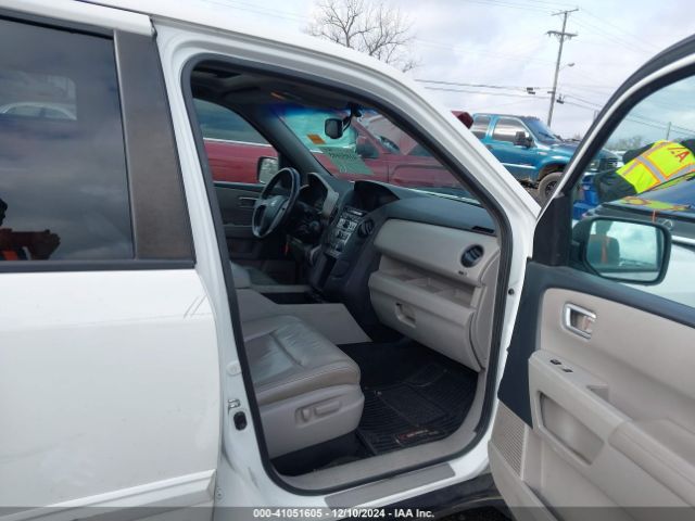 Photo 4 VIN: 5FNYF4H55FB030372 - HONDA PILOT 