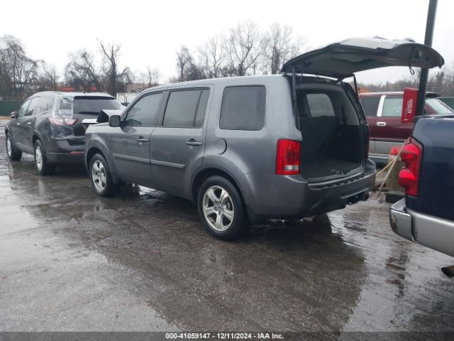 Photo 2 VIN: 5FNYF4H55FB037015 - HONDA PILOT 