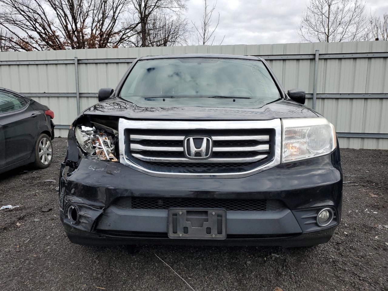 Photo 4 VIN: 5FNYF4H55FB045096 - HONDA PILOT 