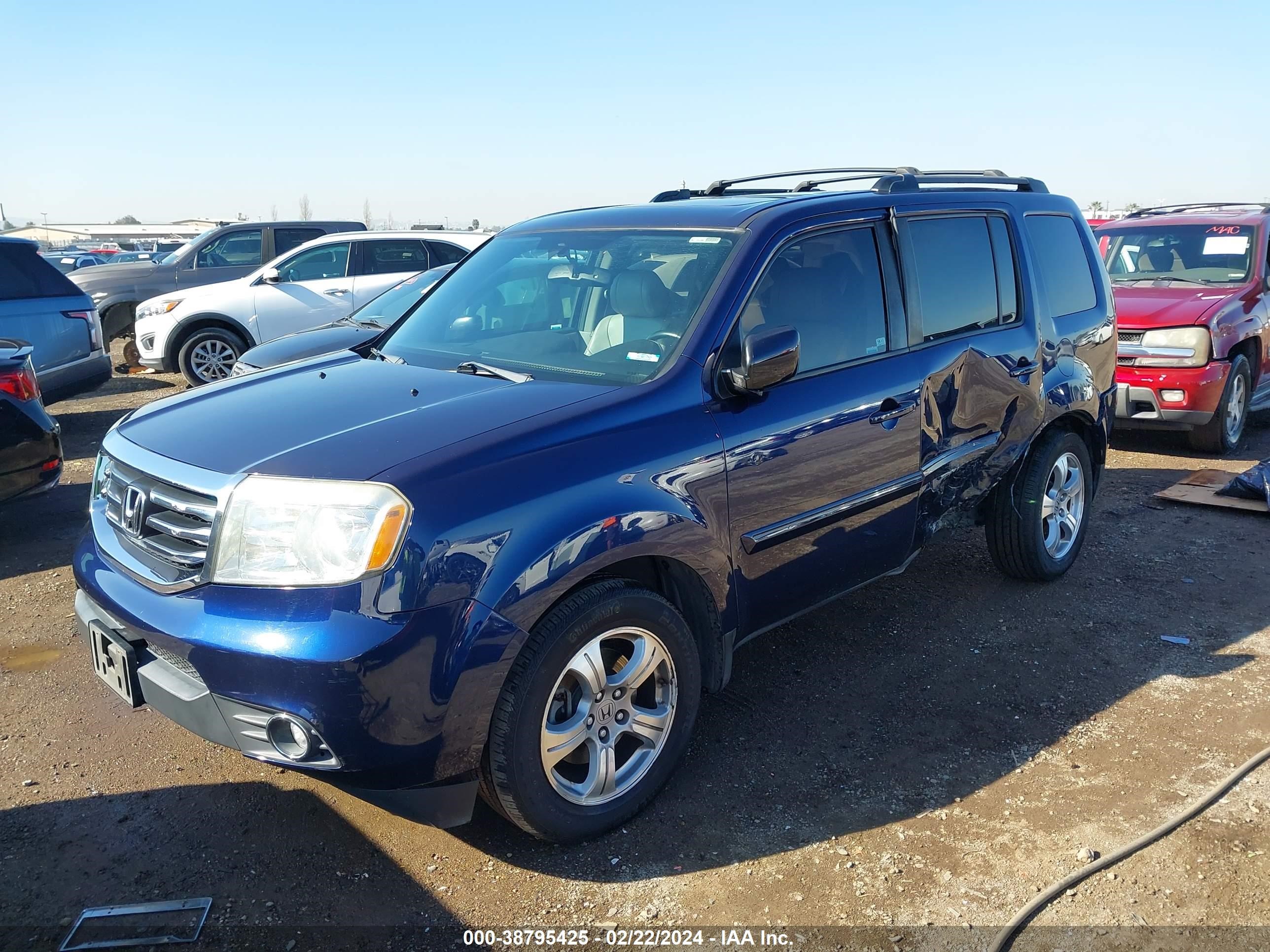 Photo 1 VIN: 5FNYF4H55FB061542 - HONDA PILOT 