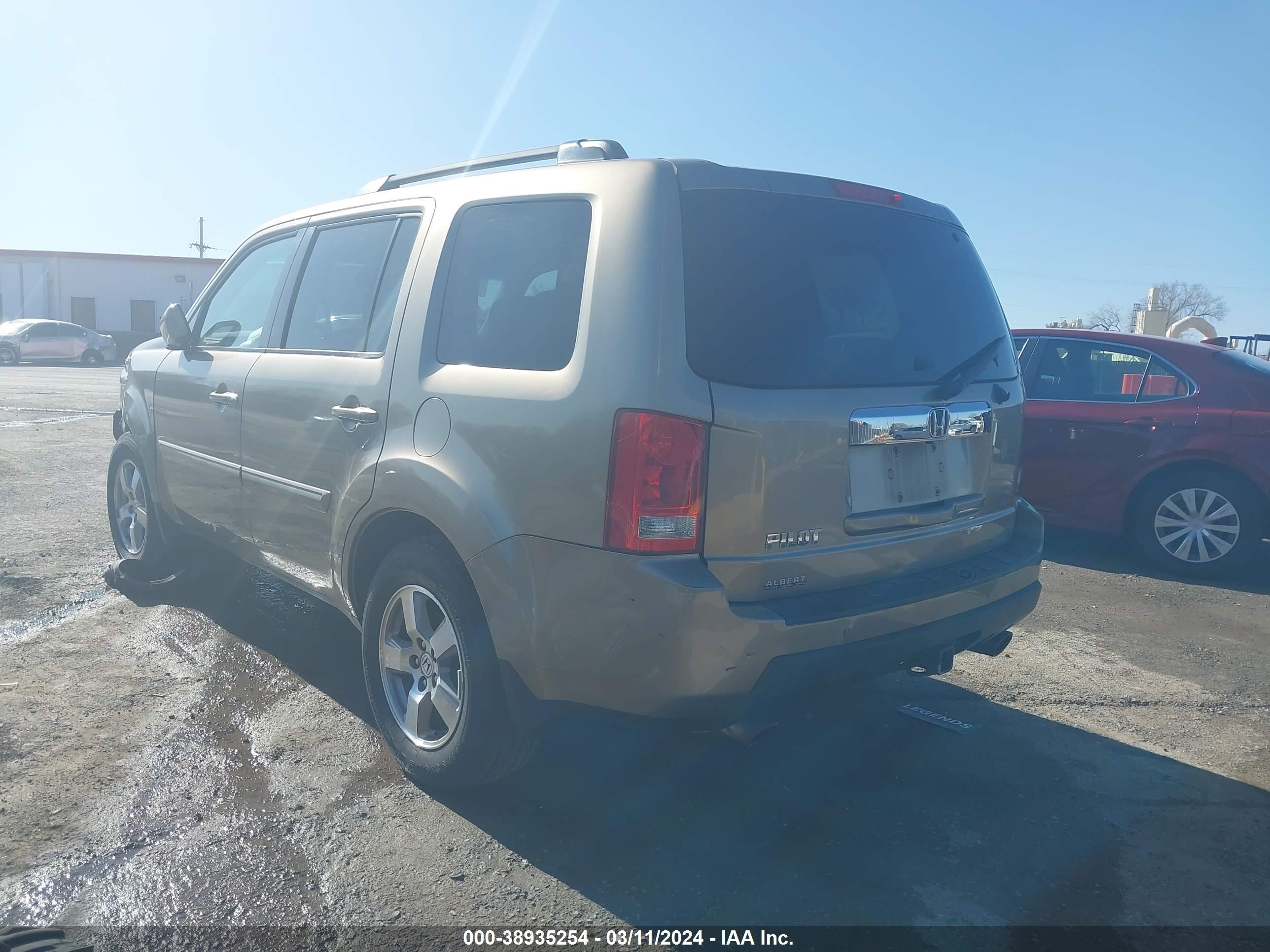 Photo 2 VIN: 5FNYF4H56AB002007 - HONDA PILOT 