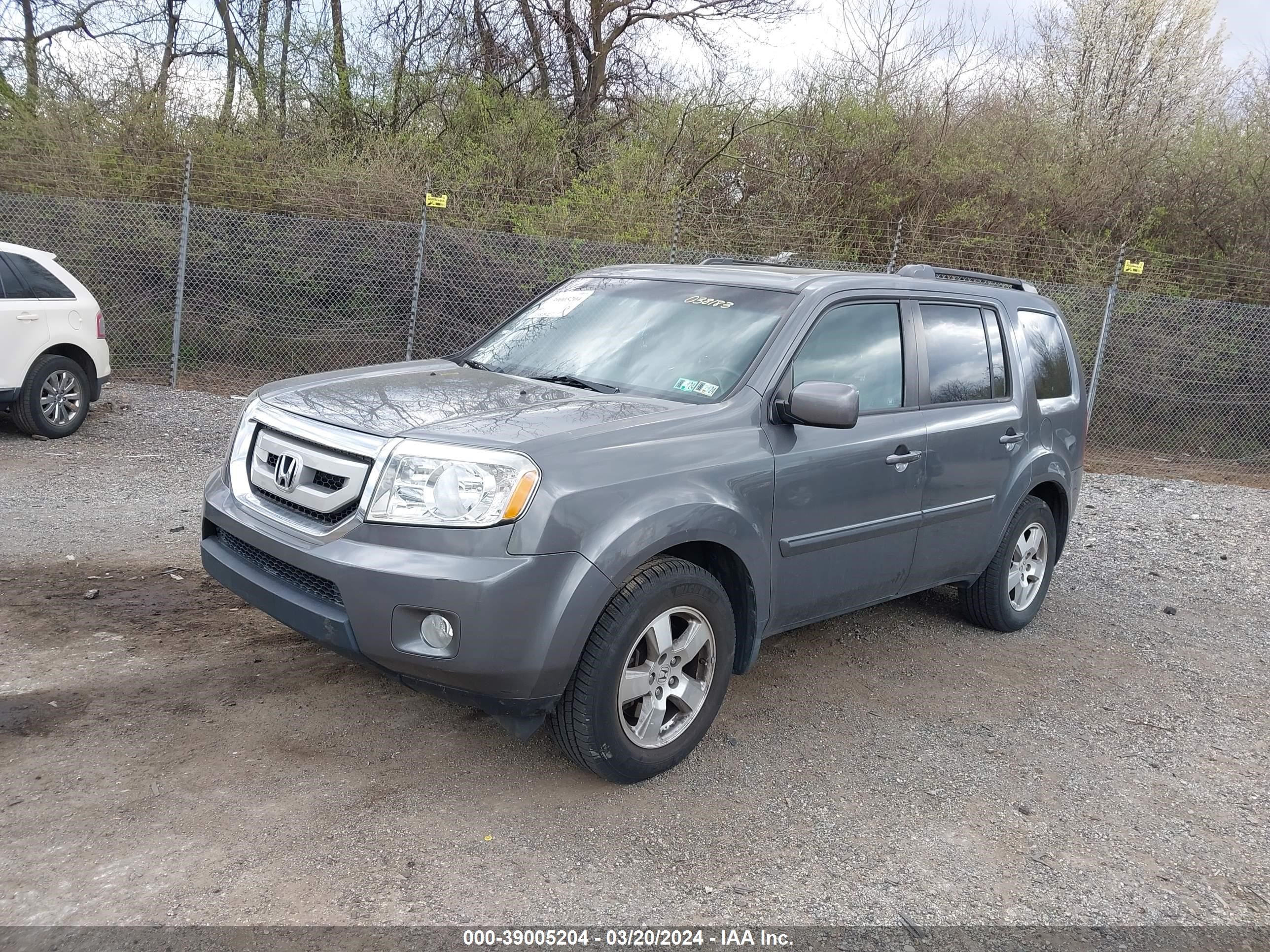 Photo 1 VIN: 5FNYF4H56BB038183 - HONDA PILOT 