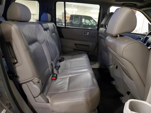 Photo 10 VIN: 5FNYF4H56BB046378 - HONDA PILOT 