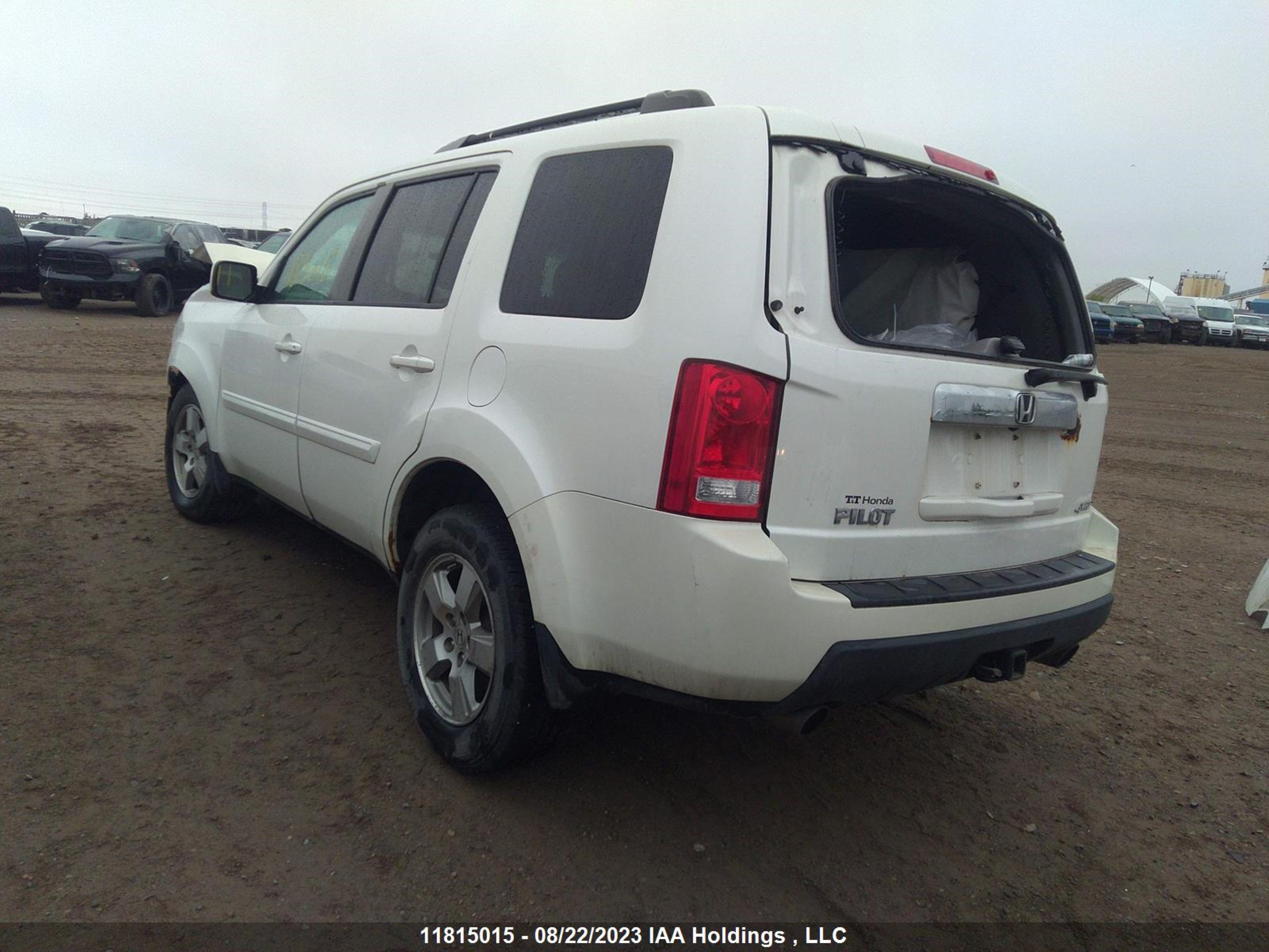 Photo 2 VIN: 5FNYF4H56BB503349 - HONDA PILOT 