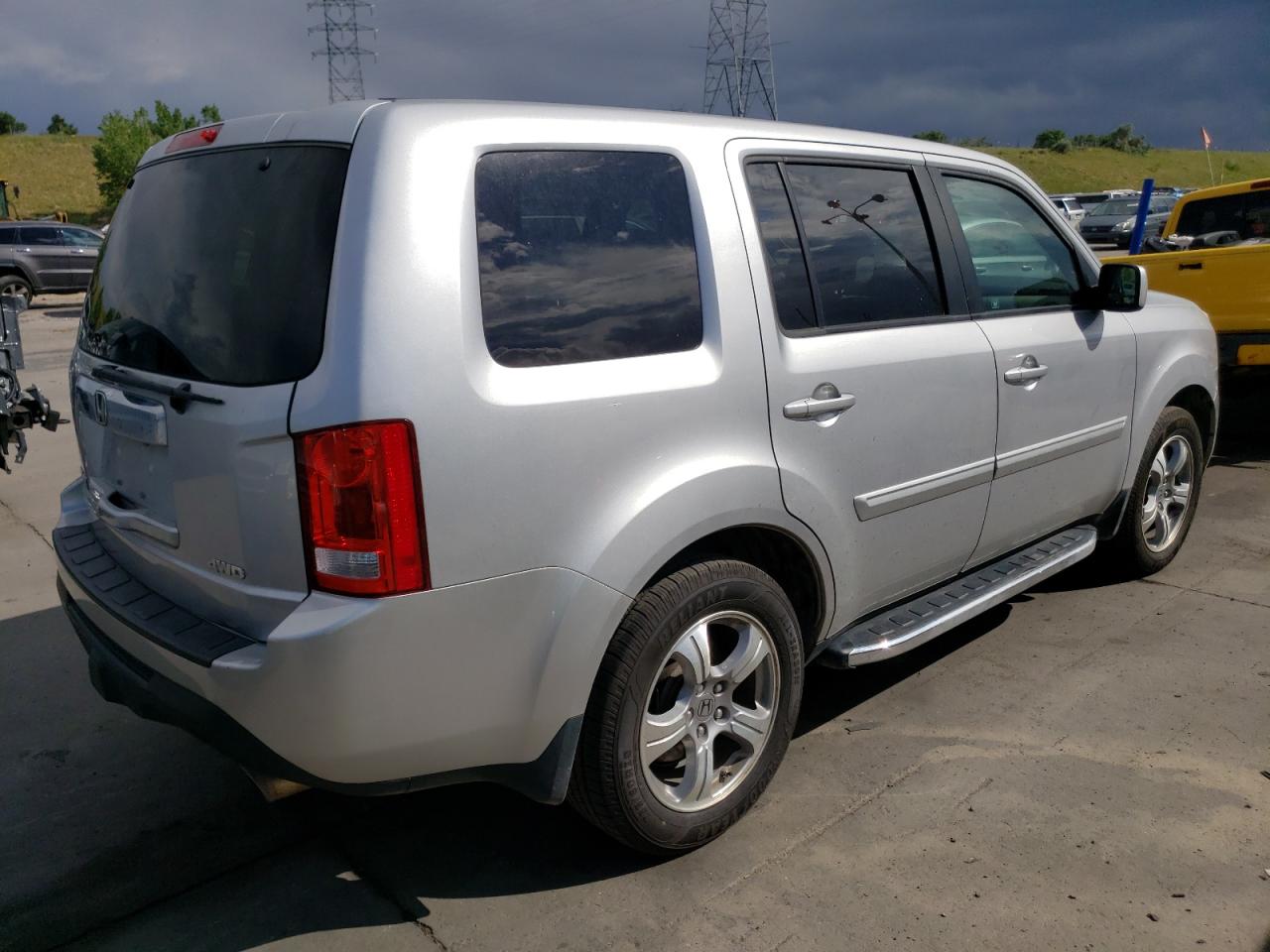 Photo 2 VIN: 5FNYF4H56CB024740 - HONDA PILOT 