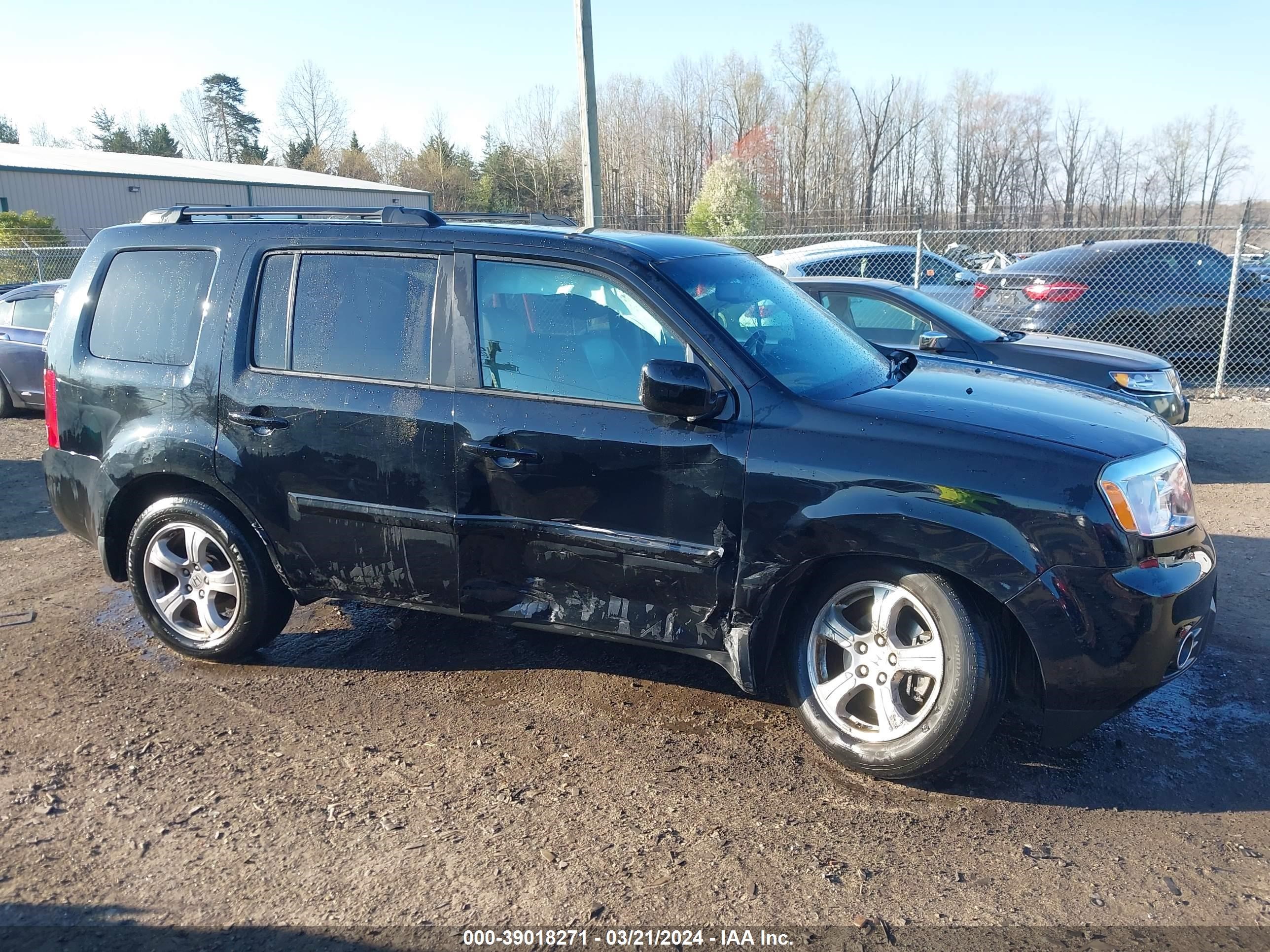 Photo 12 VIN: 5FNYF4H56FB034544 - HONDA PILOT 