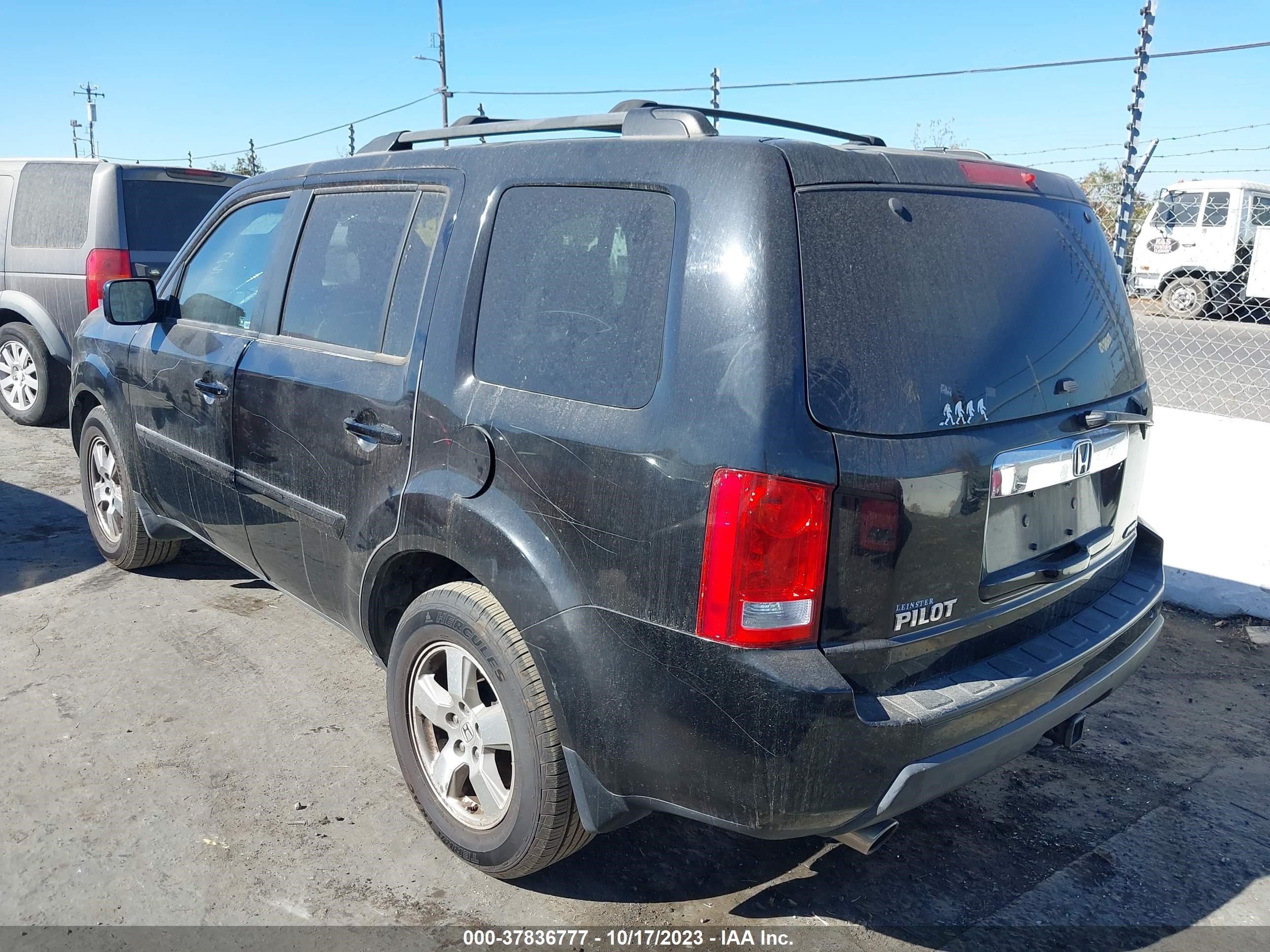 Photo 2 VIN: 5FNYF4H57BB022199 - HONDA PILOT 