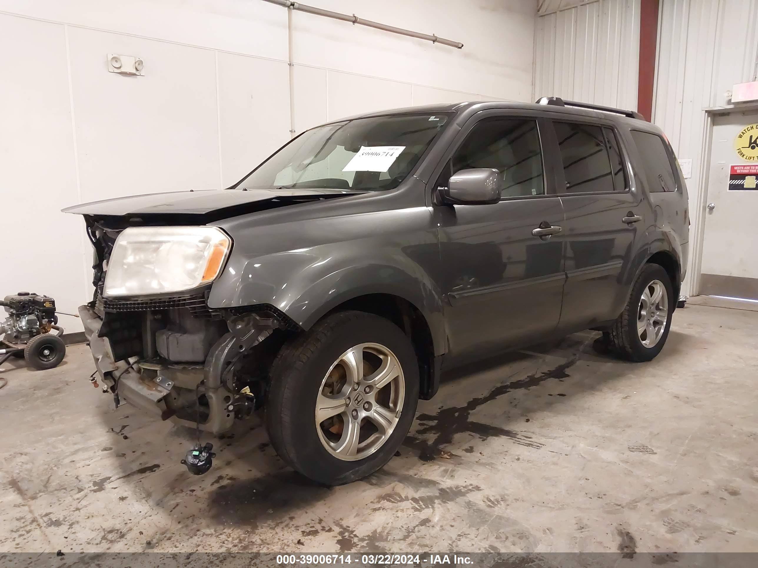 Photo 1 VIN: 5FNYF4H58DB010551 - HONDA PILOT 