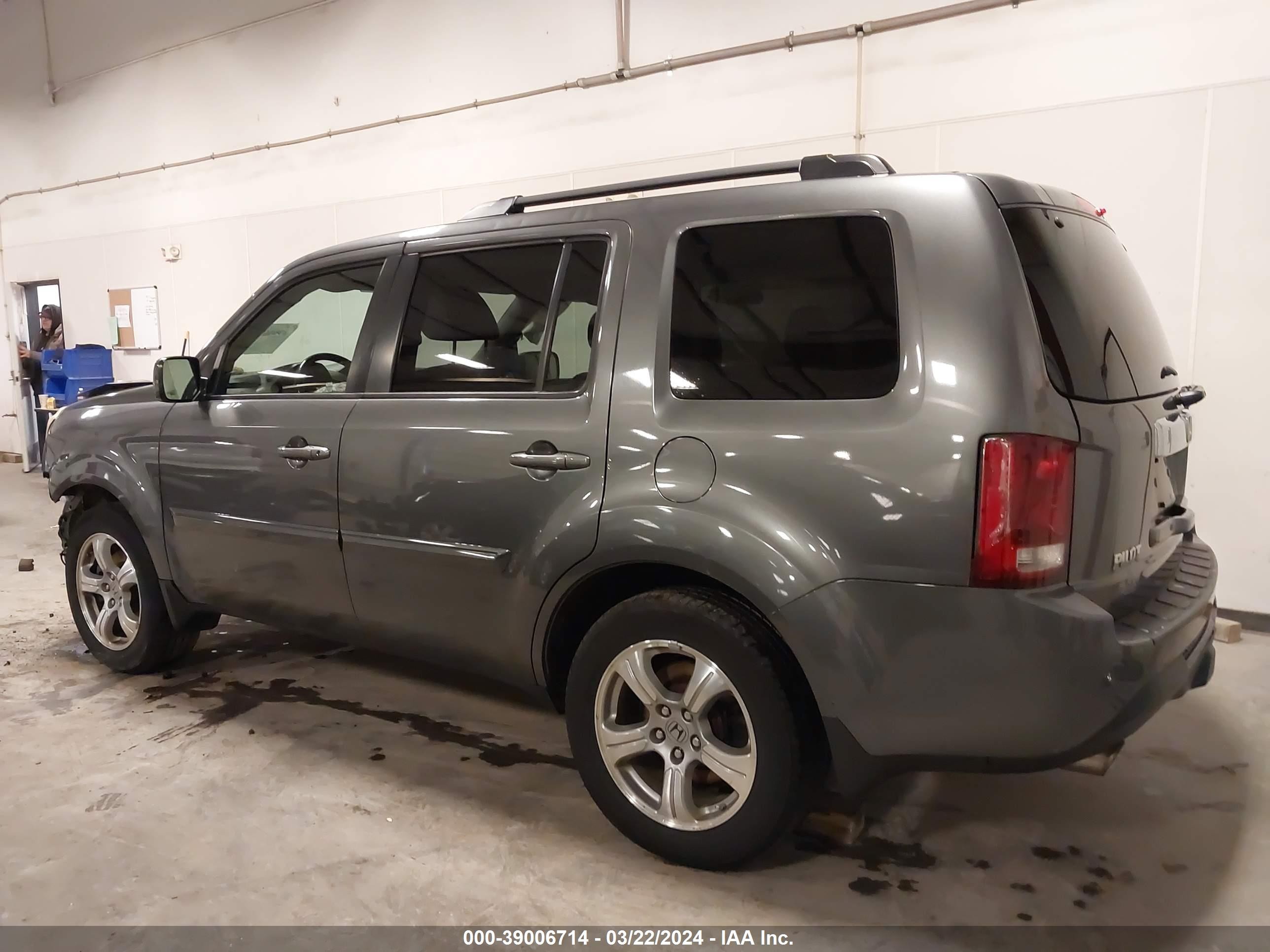 Photo 14 VIN: 5FNYF4H58DB010551 - HONDA PILOT 