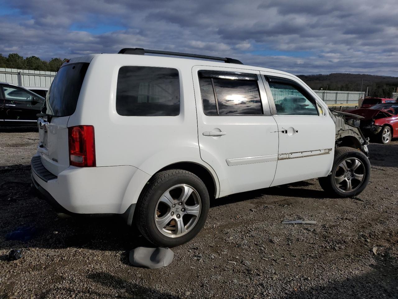 Photo 2 VIN: 5FNYF4H58DB085010 - HONDA PILOT 