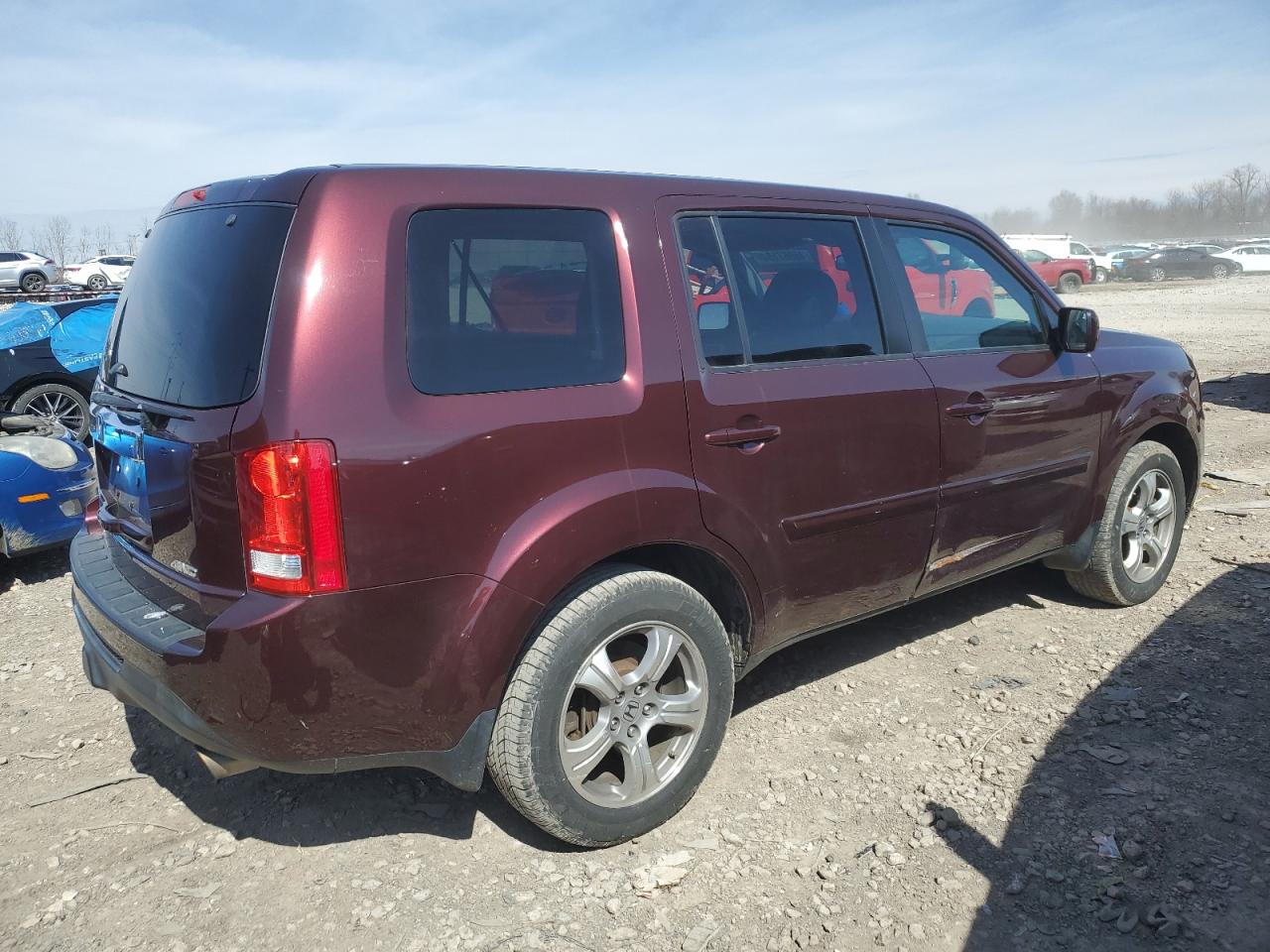 Photo 2 VIN: 5FNYF4H58FB038112 - HONDA PILOT 