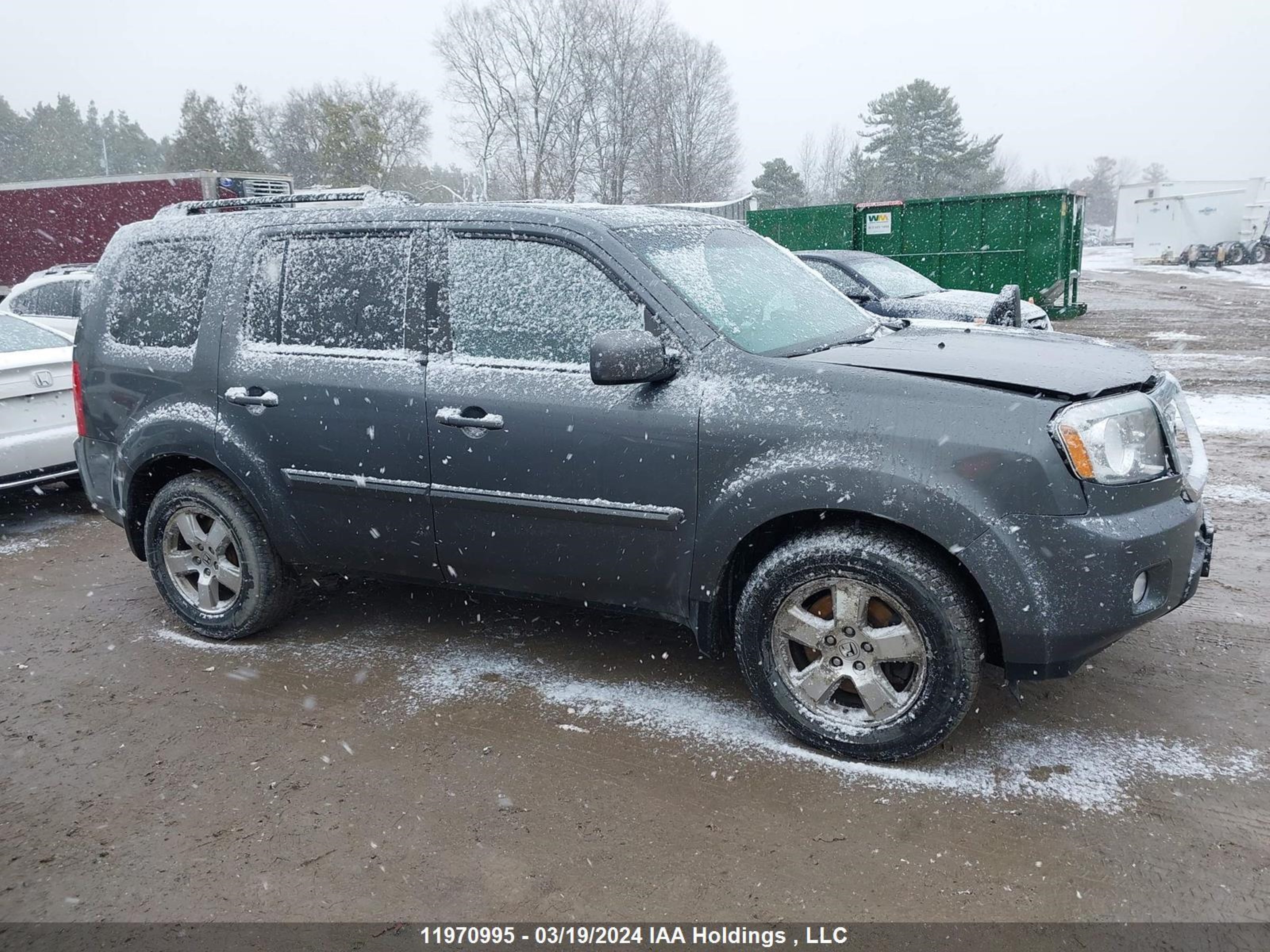 Photo 12 VIN: 5FNYF4H5XBB044715 - HONDA PILOT 