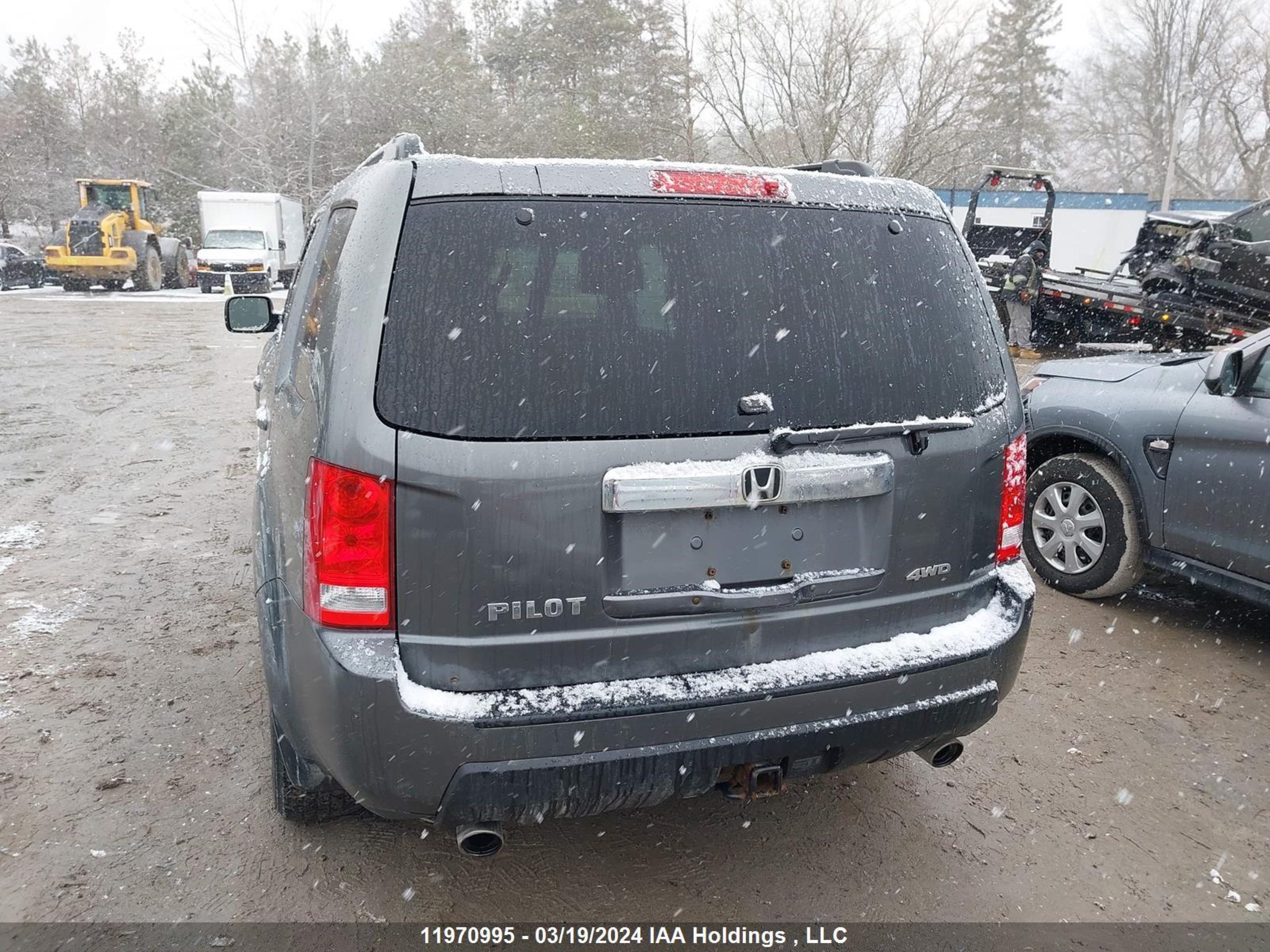 Photo 15 VIN: 5FNYF4H5XBB044715 - HONDA PILOT 