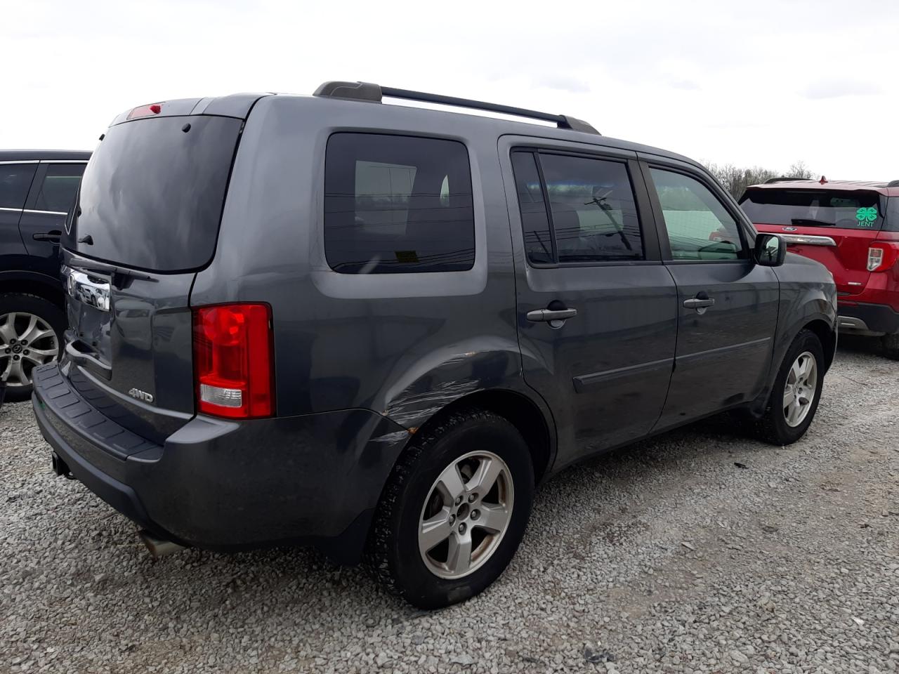 Photo 2 VIN: 5FNYF4H5XBB058131 - HONDA PILOT 