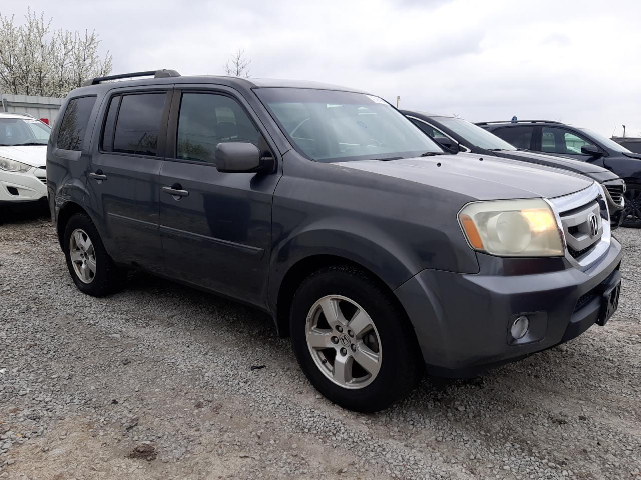 Photo 3 VIN: 5FNYF4H5XBB058131 - HONDA PILOT 