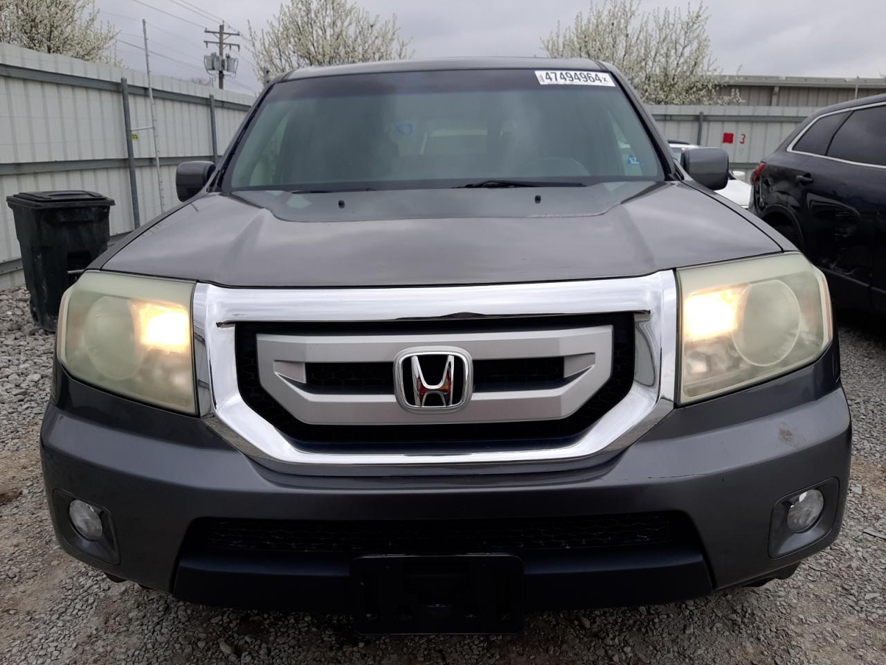 Photo 4 VIN: 5FNYF4H5XBB058131 - HONDA PILOT 