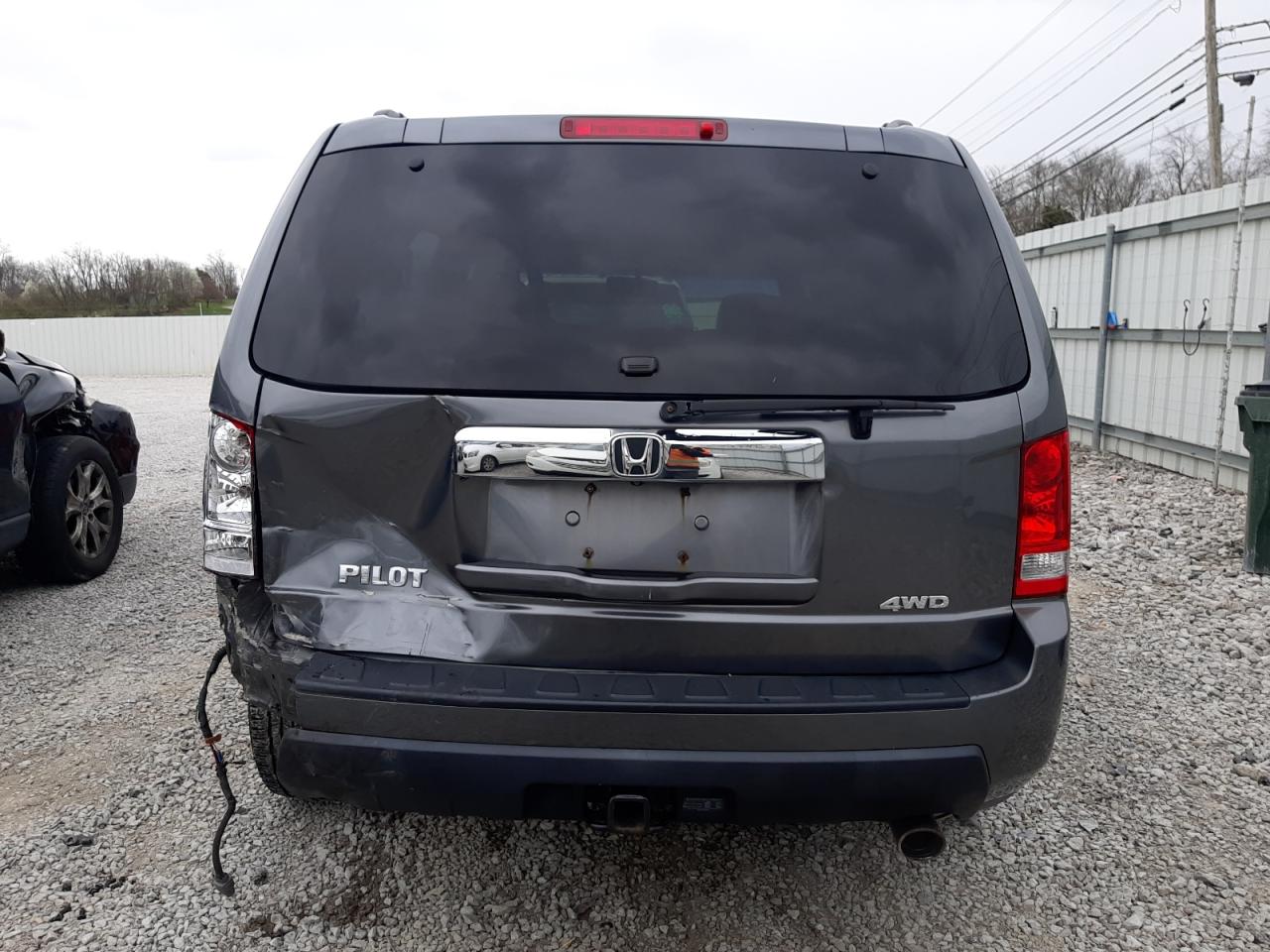 Photo 5 VIN: 5FNYF4H5XBB058131 - HONDA PILOT 