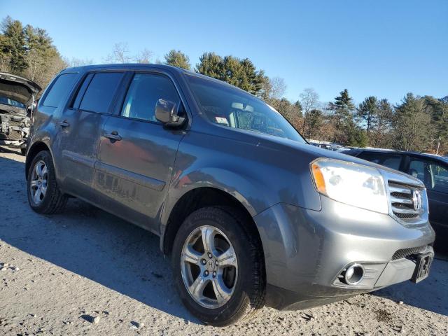 Photo 3 VIN: 5FNYF4H5XCB047440 - HONDA PILOT 