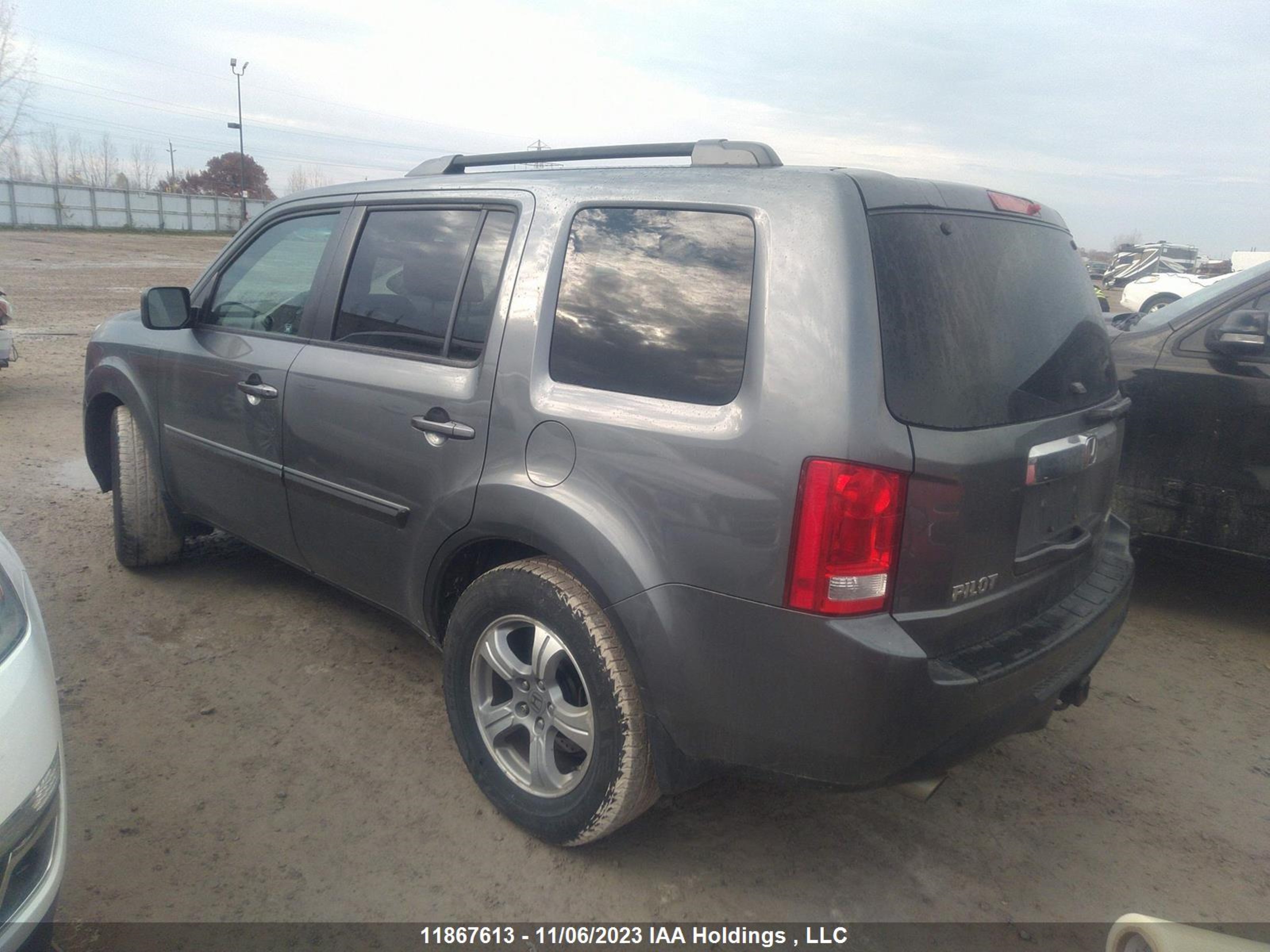 Photo 2 VIN: 5FNYF4H5XCB501721 - HONDA PILOT 