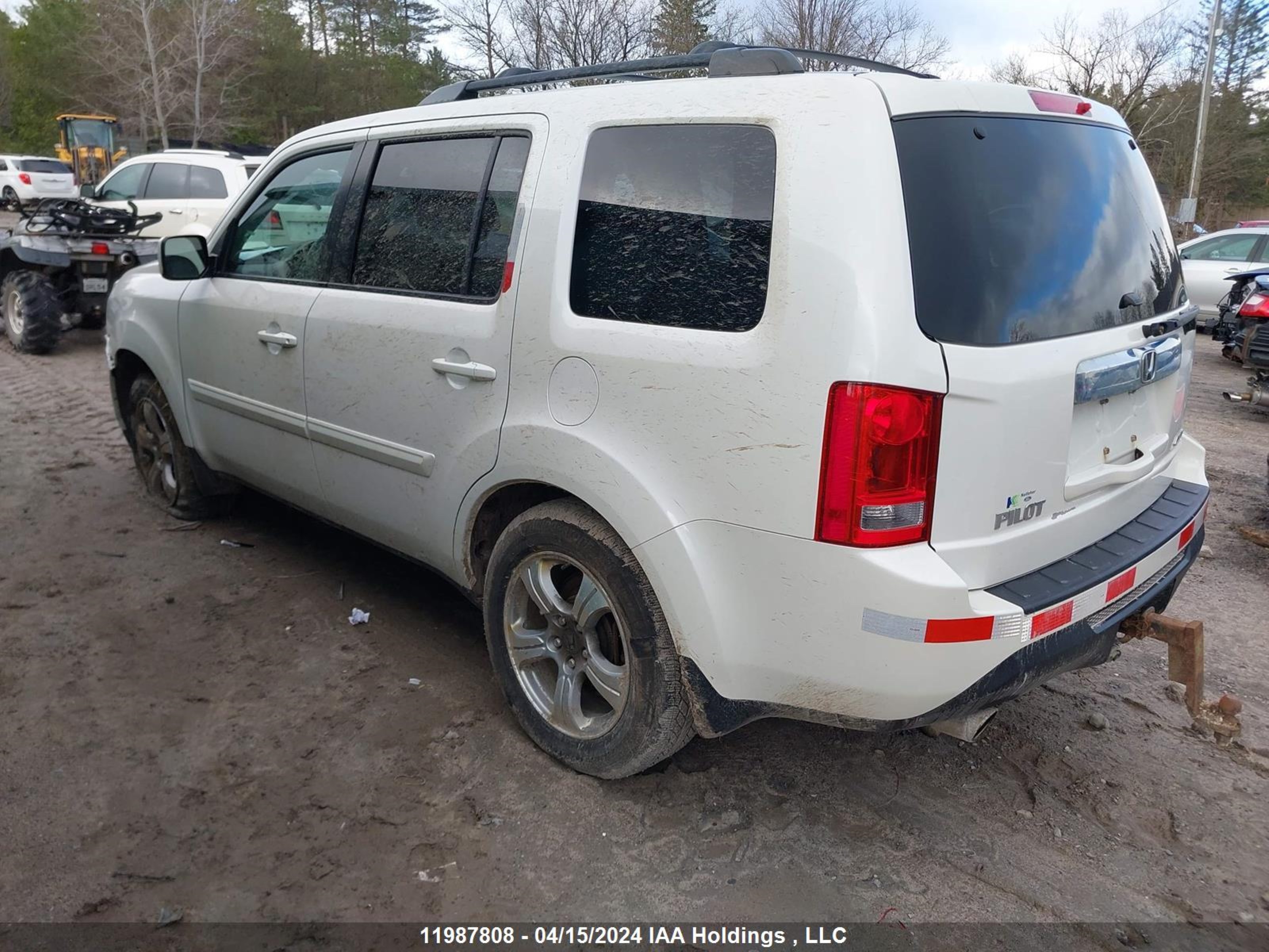 Photo 2 VIN: 5FNYF4H5XDB504748 - HONDA PILOT 