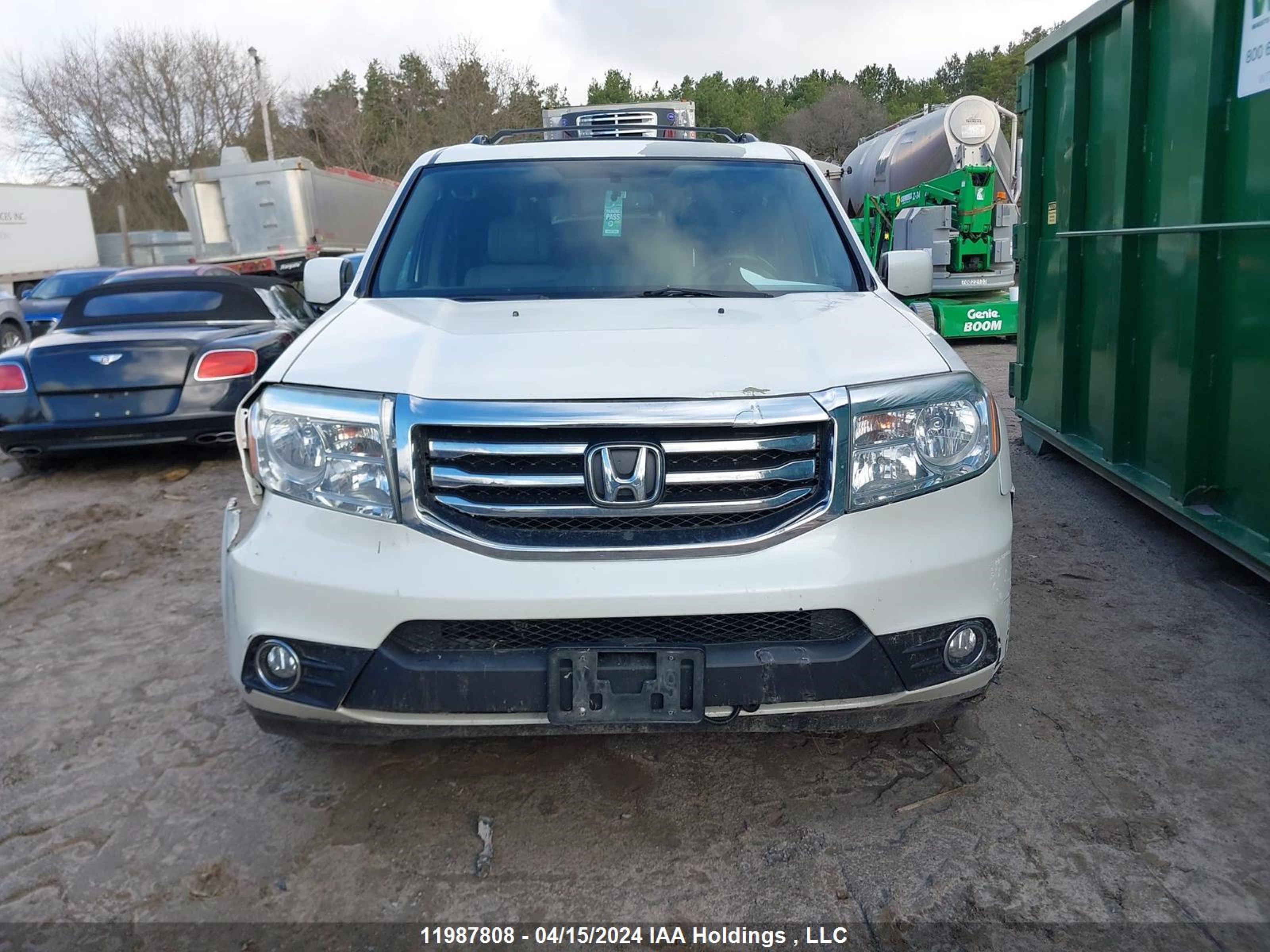 Photo 5 VIN: 5FNYF4H5XDB504748 - HONDA PILOT 