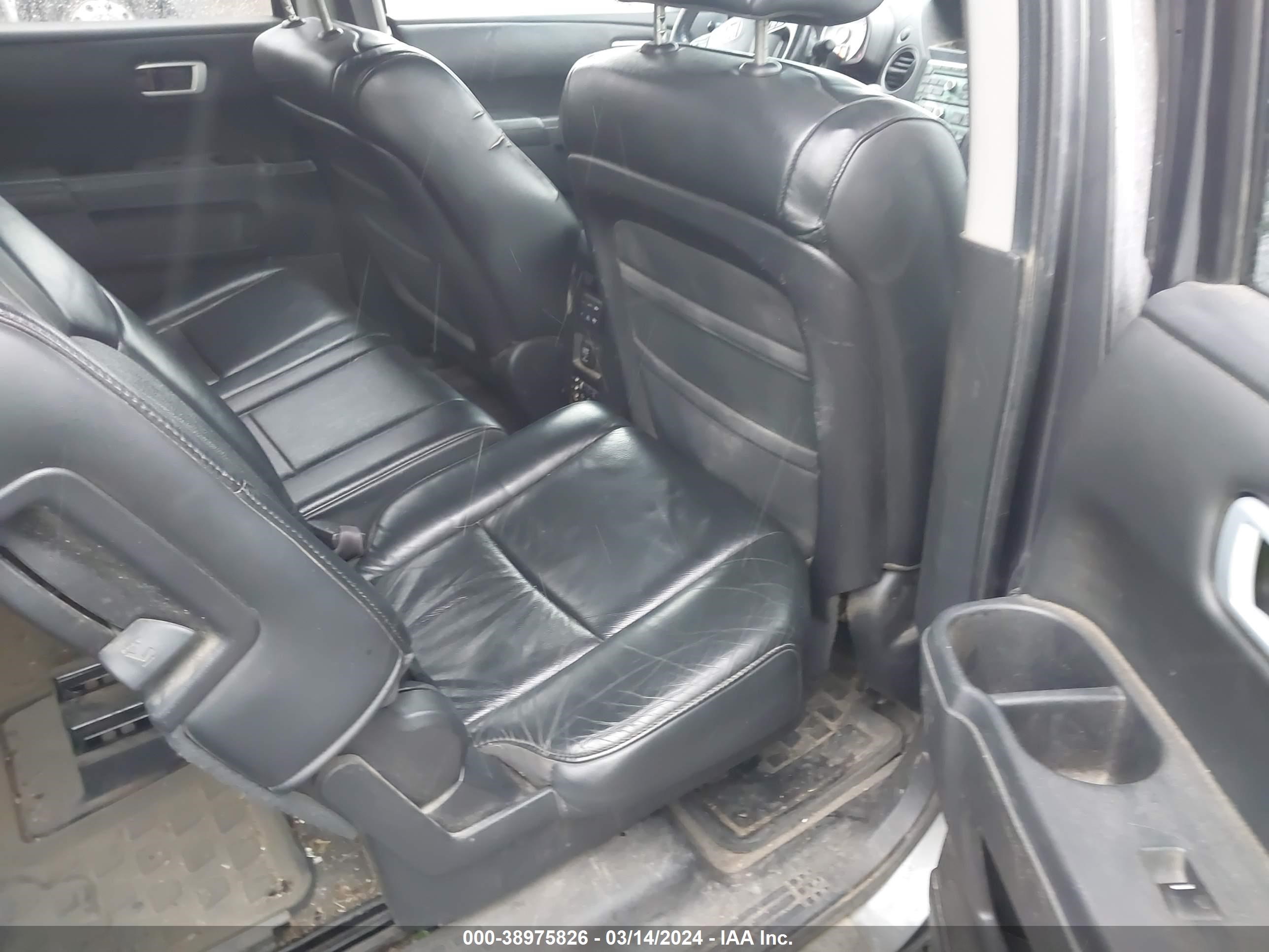 Photo 7 VIN: 5FNYF4H60BB100881 - HONDA PILOT 