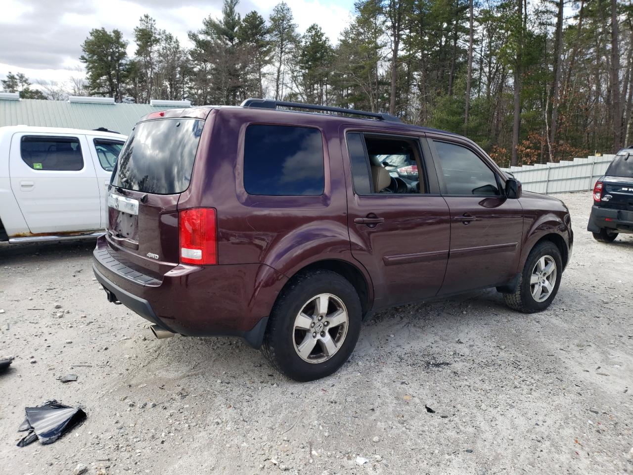 Photo 2 VIN: 5FNYF4H61BB092936 - HONDA PILOT 