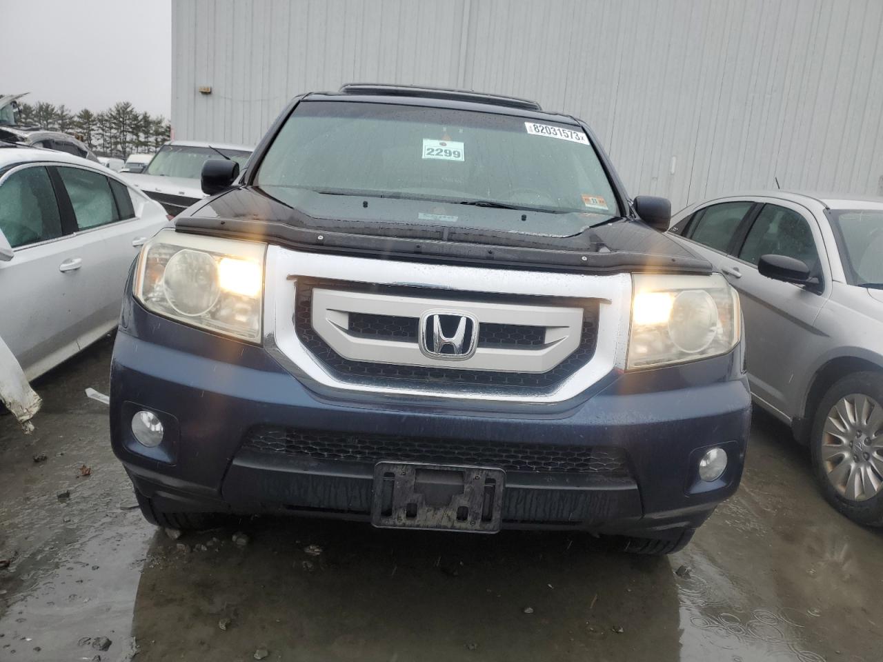 Photo 4 VIN: 5FNYF4H63AB021171 - HONDA PILOT 