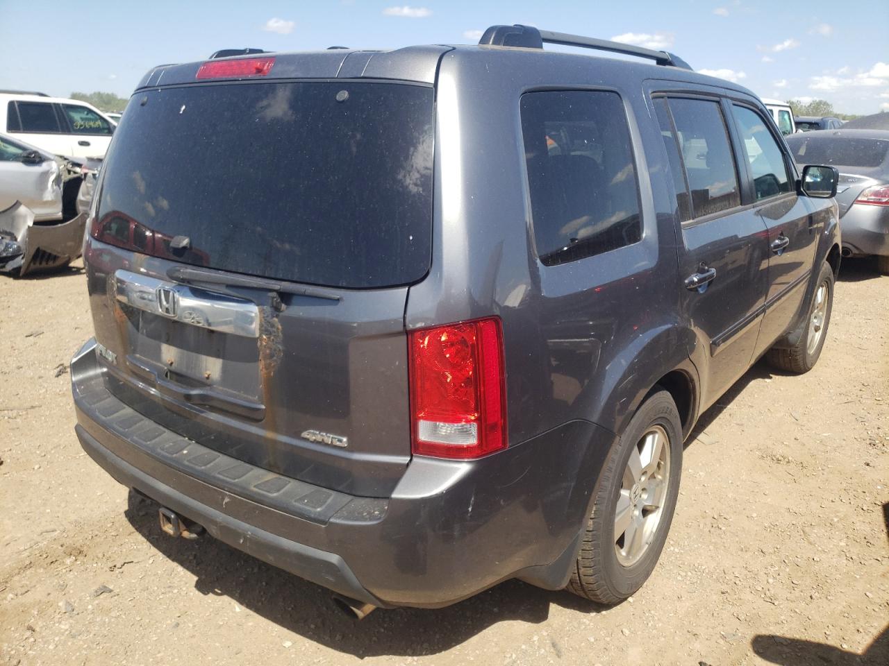 Photo 2 VIN: 5FNYF4H63BB037436 - HONDA PILOT 