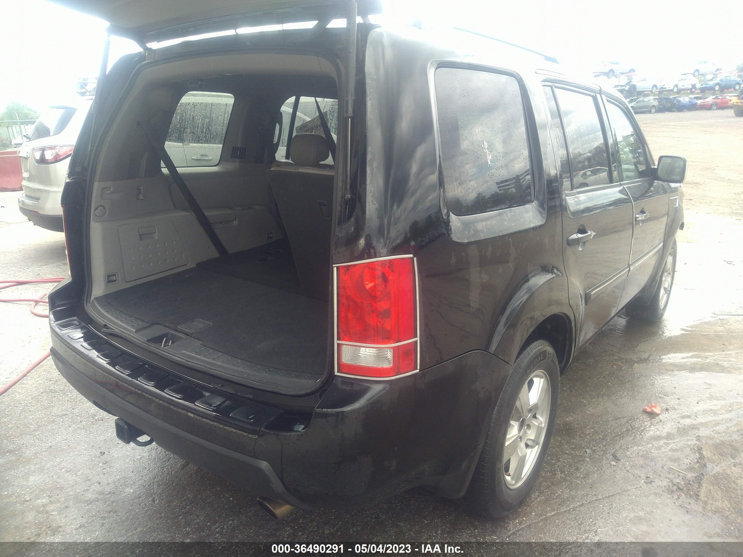 Photo 3 VIN: 5FNYF4H64BB017017 - HONDA PILOT 