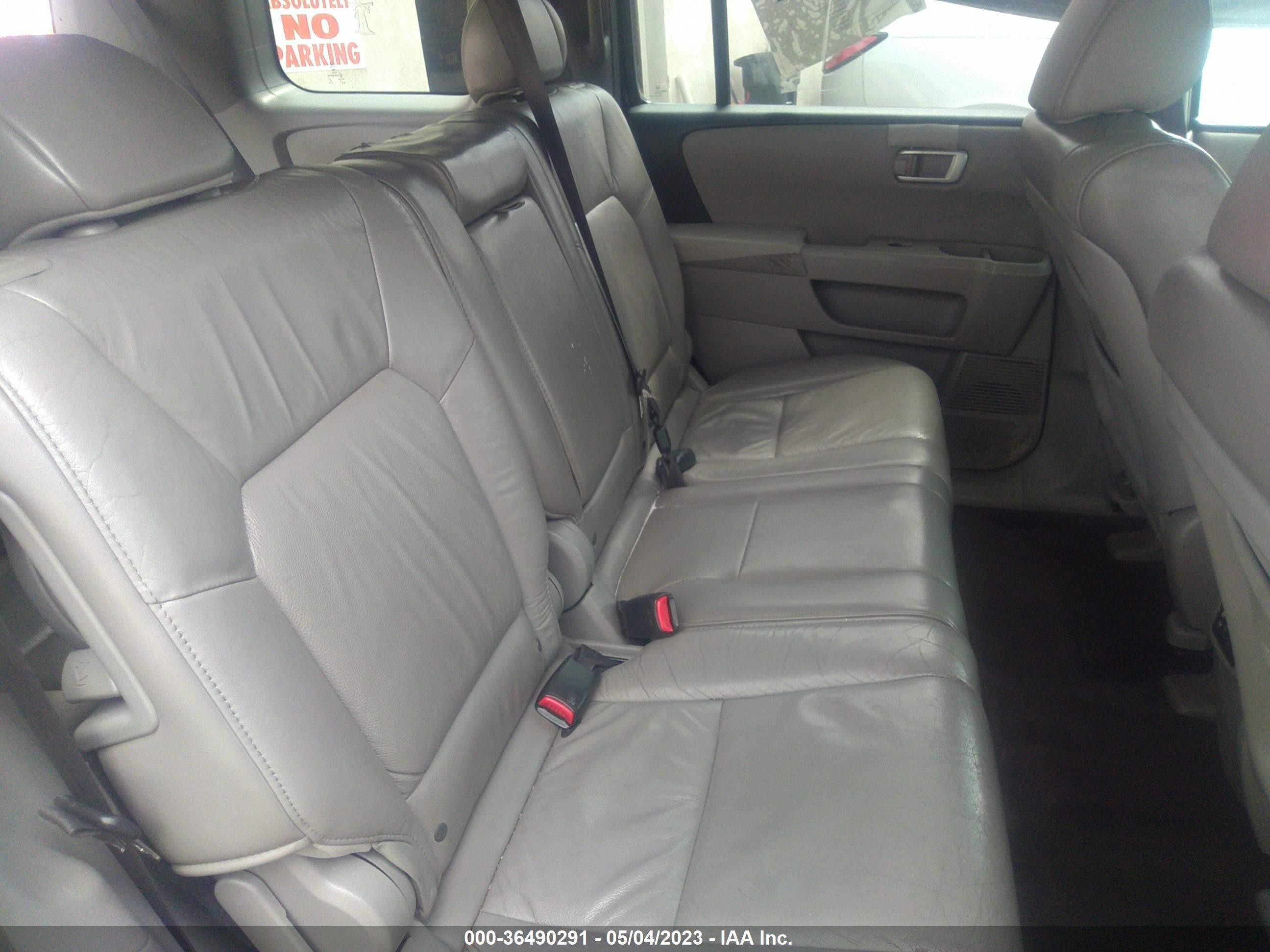 Photo 7 VIN: 5FNYF4H64BB017017 - HONDA PILOT 