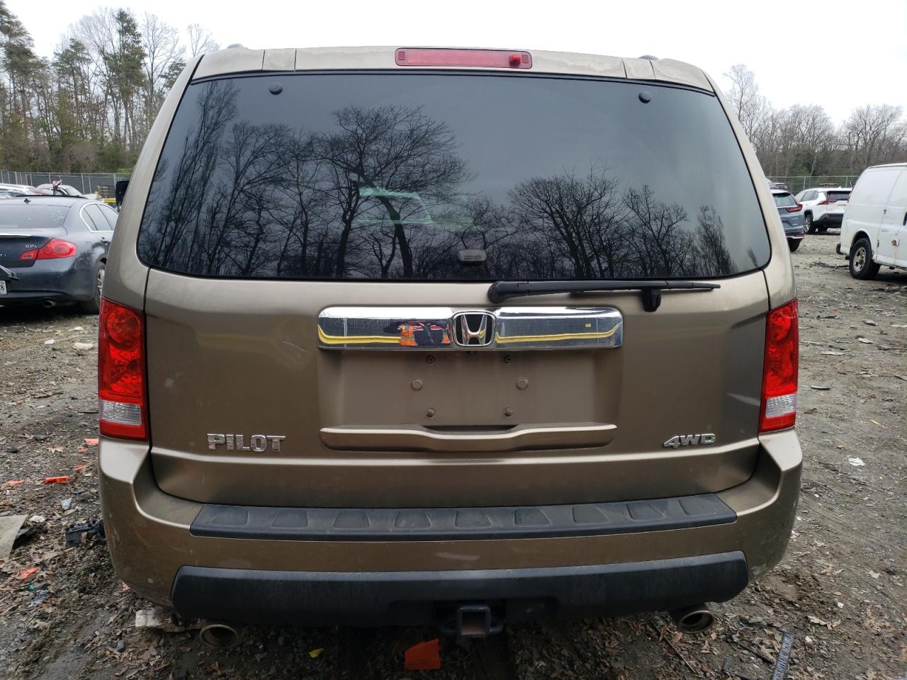 Photo 5 VIN: 5FNYF4H65AB035783 - HONDA PILOT 