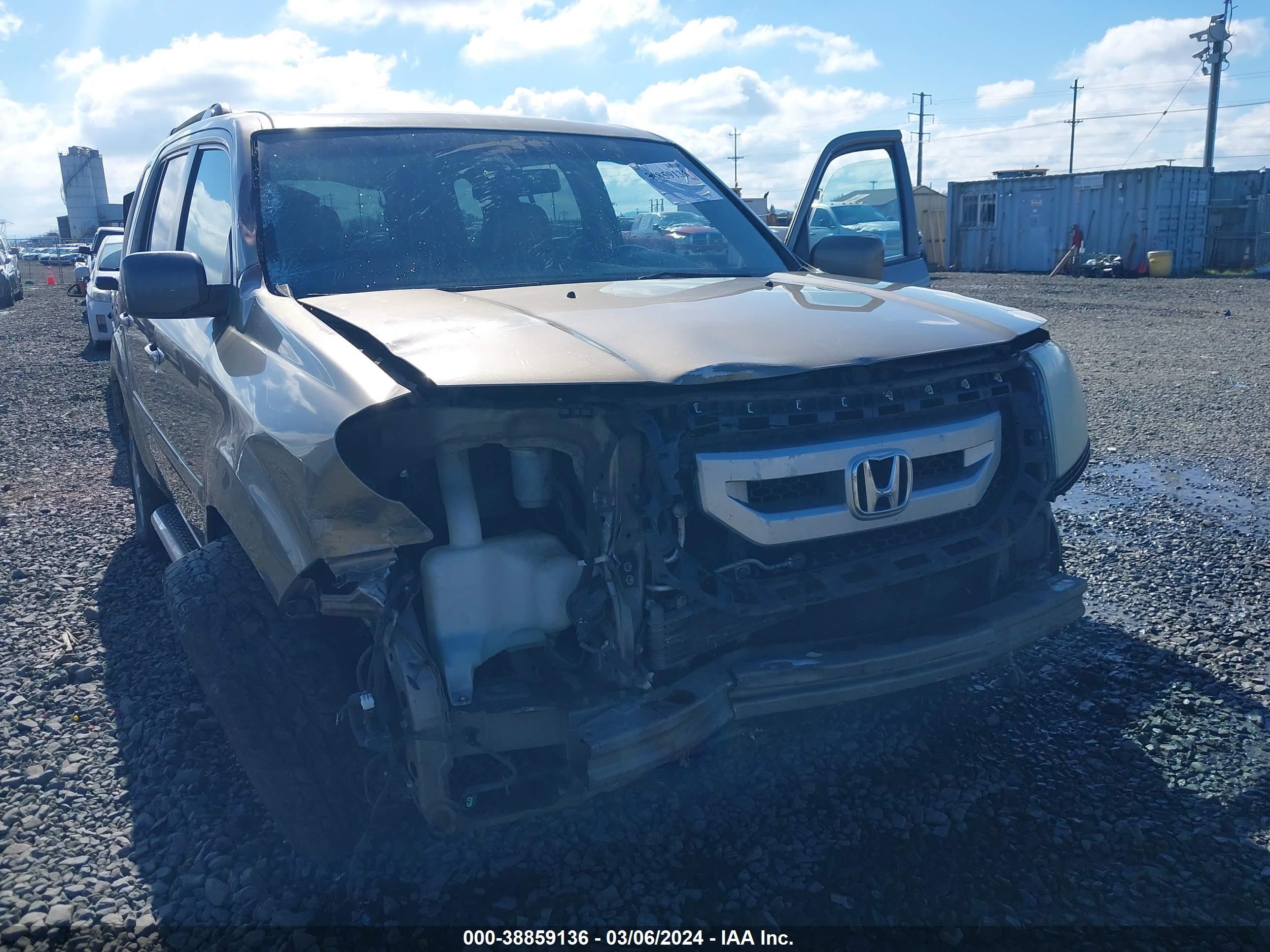 Photo 5 VIN: 5FNYF4H67BB022003 - HONDA PILOT 