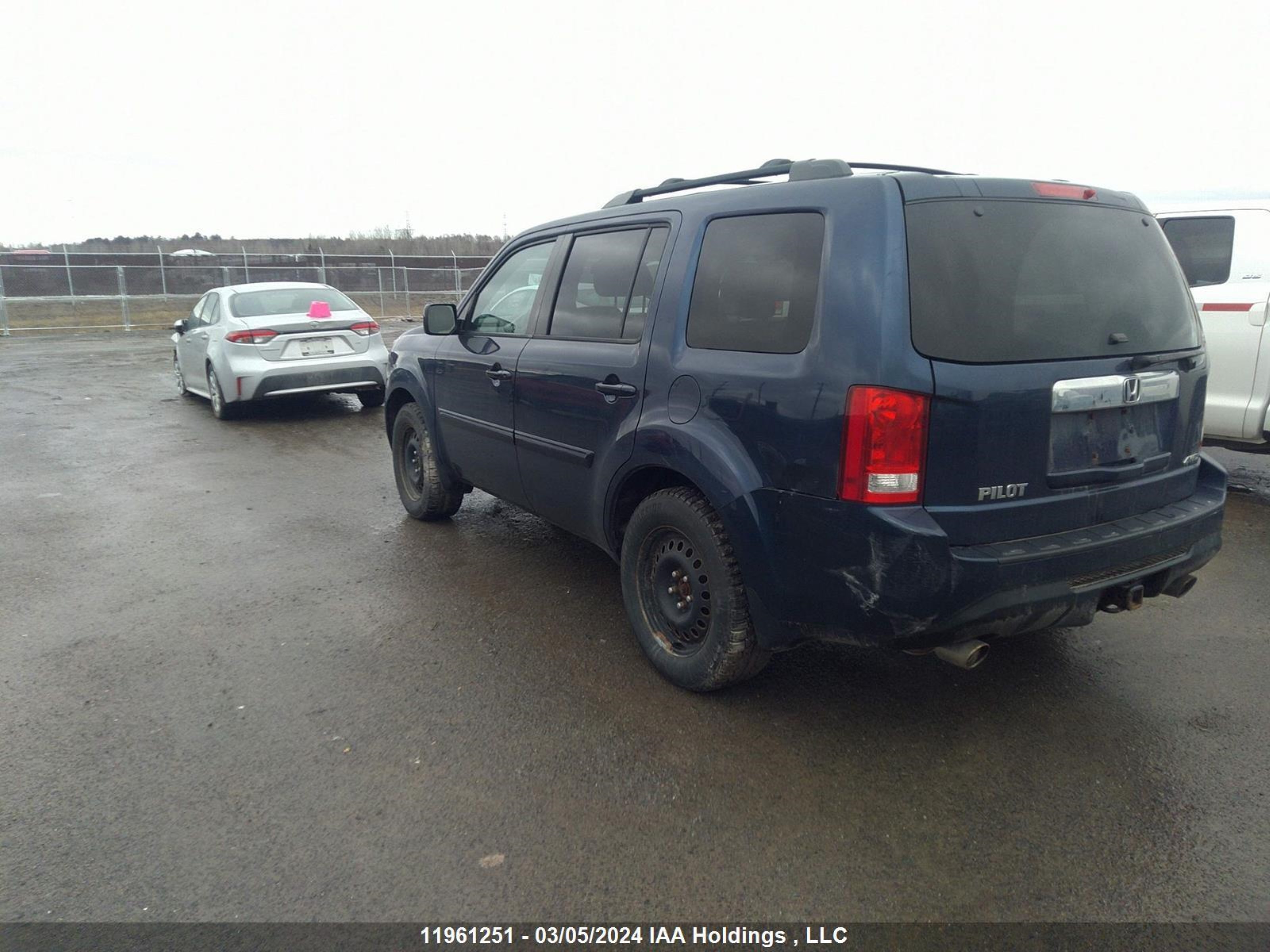 Photo 2 VIN: 5FNYF4H67FB505478 - HONDA PILOT 