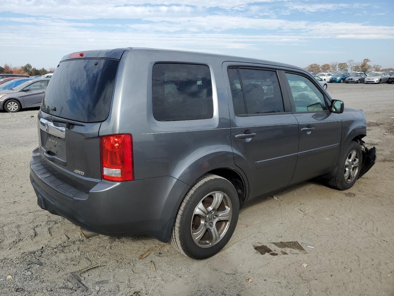 Photo 2 VIN: 5FNYF4H69DB039971 - HONDA PILOT 