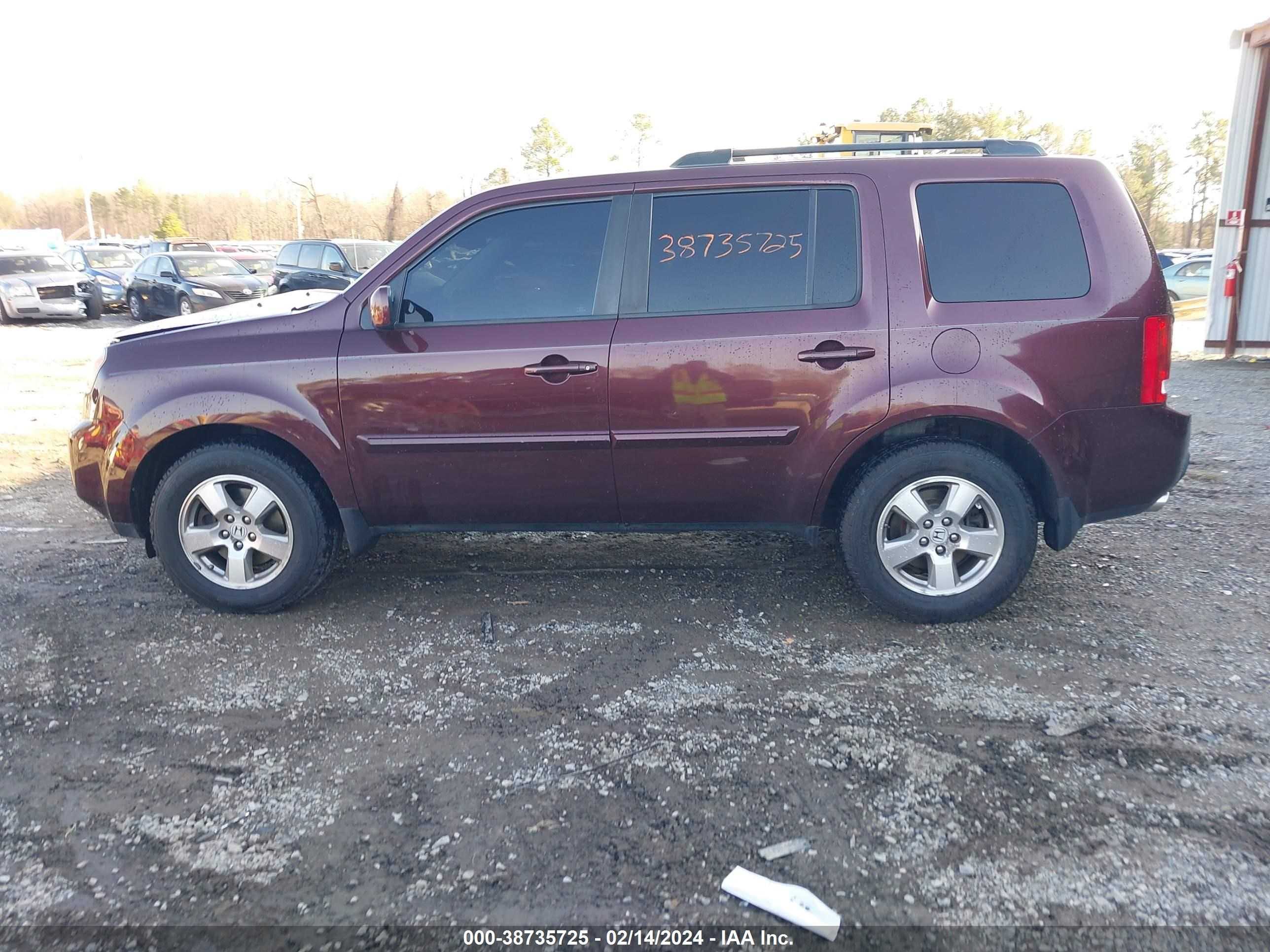 Photo 13 VIN: 5FNYF4H72BB062031 - HONDA PILOT 