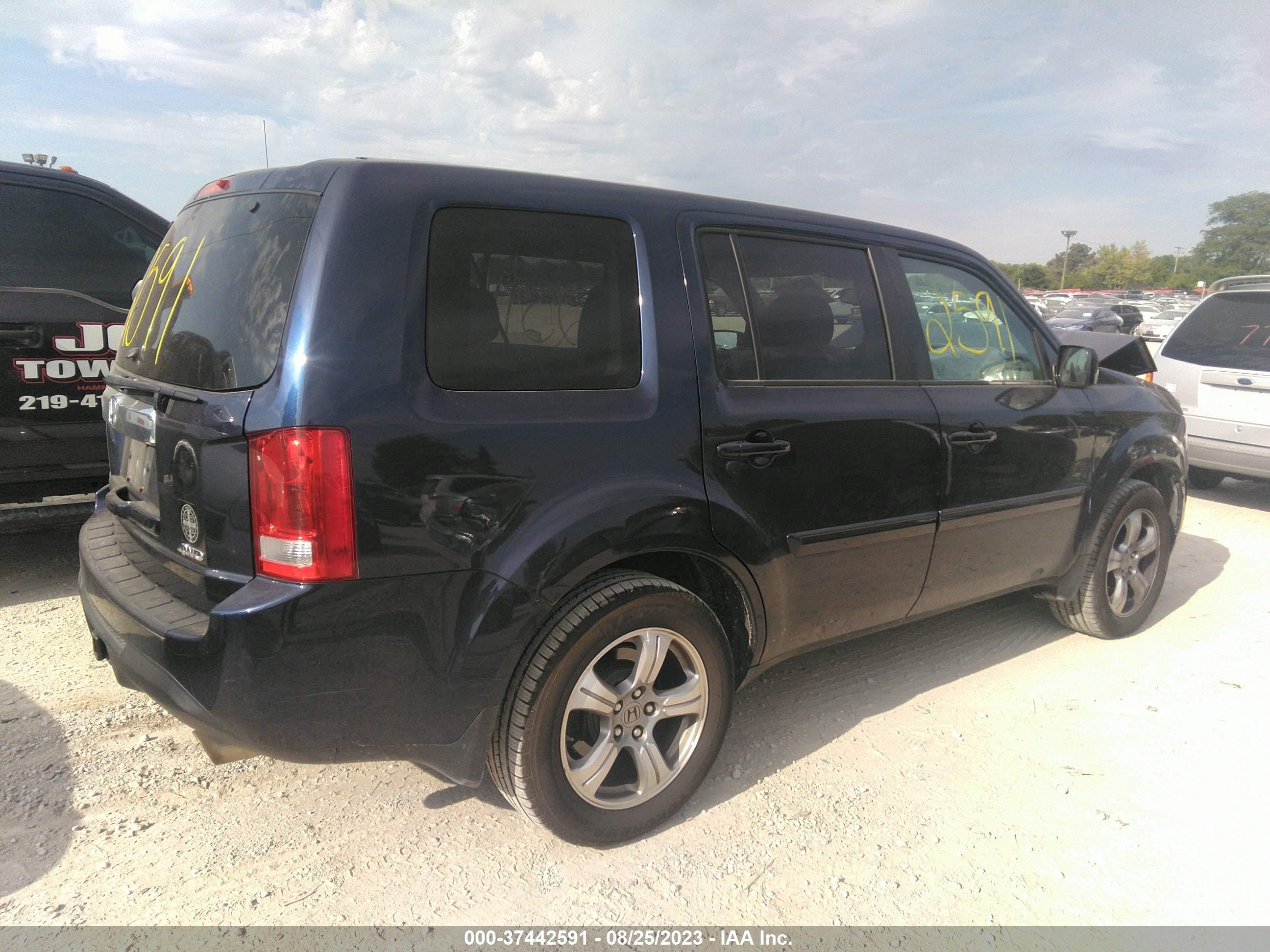 Photo 3 VIN: 5FNYF4H74EB002465 - HONDA PILOT 