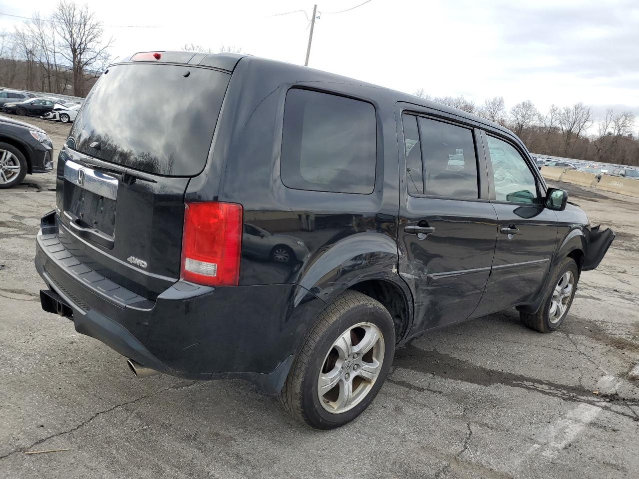 Photo 2 VIN: 5FNYF4H77FB021903 - HONDA PILOT 