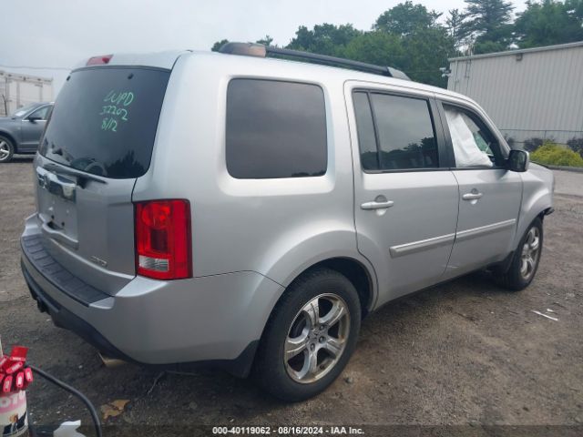 Photo 3 VIN: 5FNYF4H79FB006030 - HONDA PILOT 