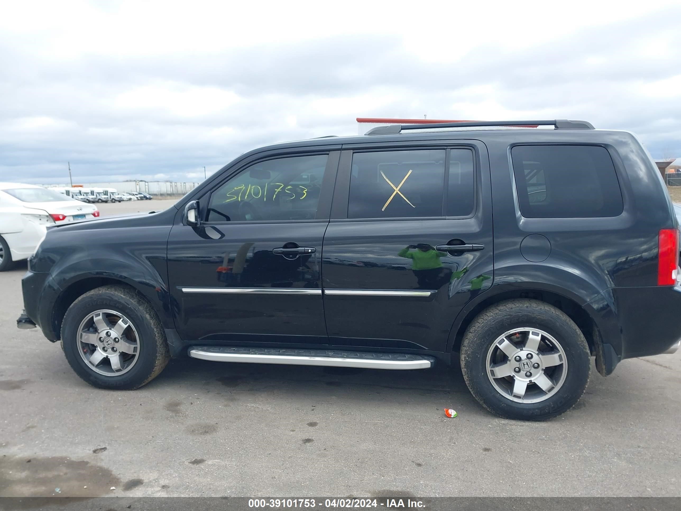 Photo 13 VIN: 5FNYF4H82AB028081 - HONDA PILOT 