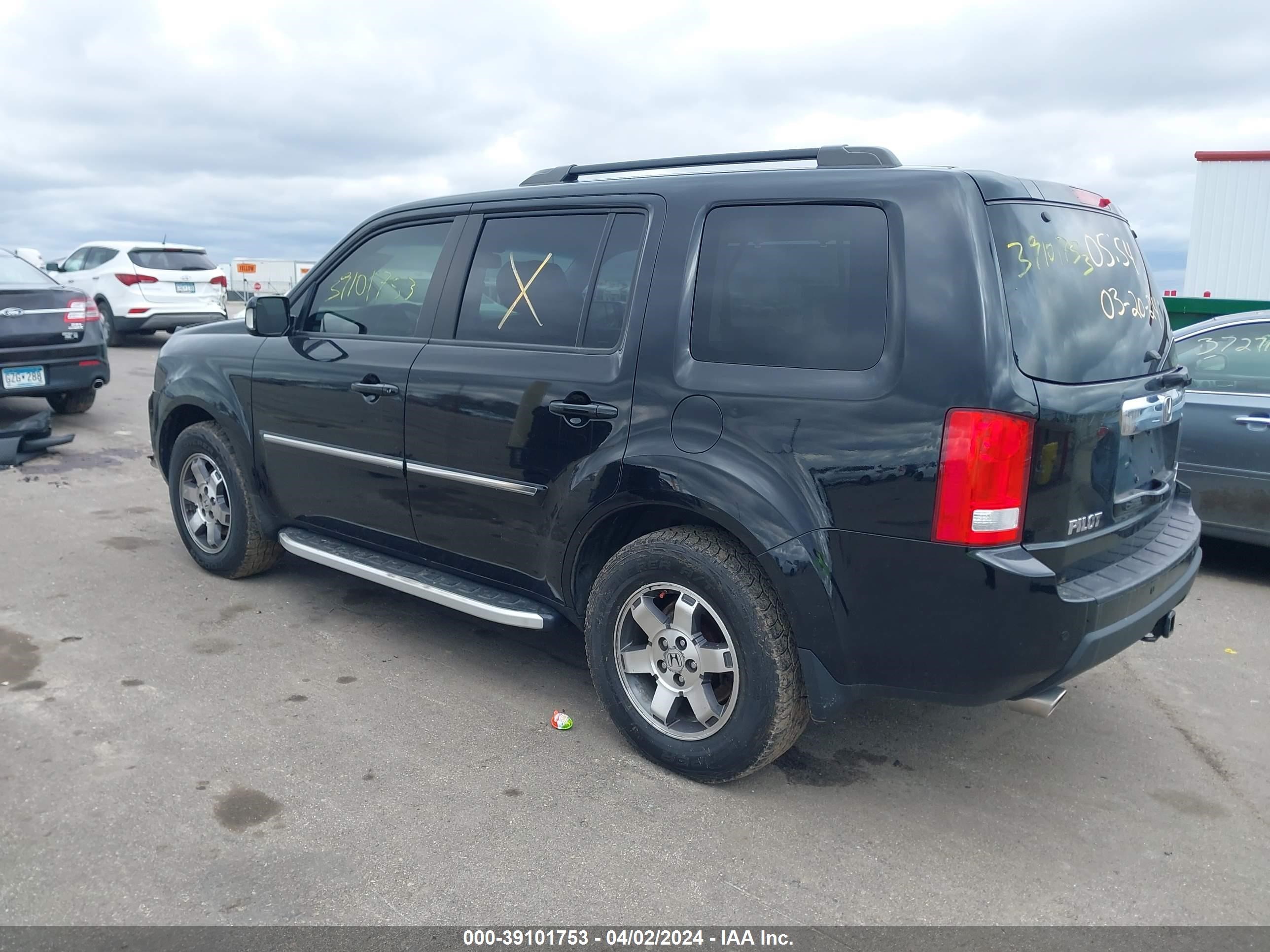 Photo 2 VIN: 5FNYF4H82AB028081 - HONDA PILOT 