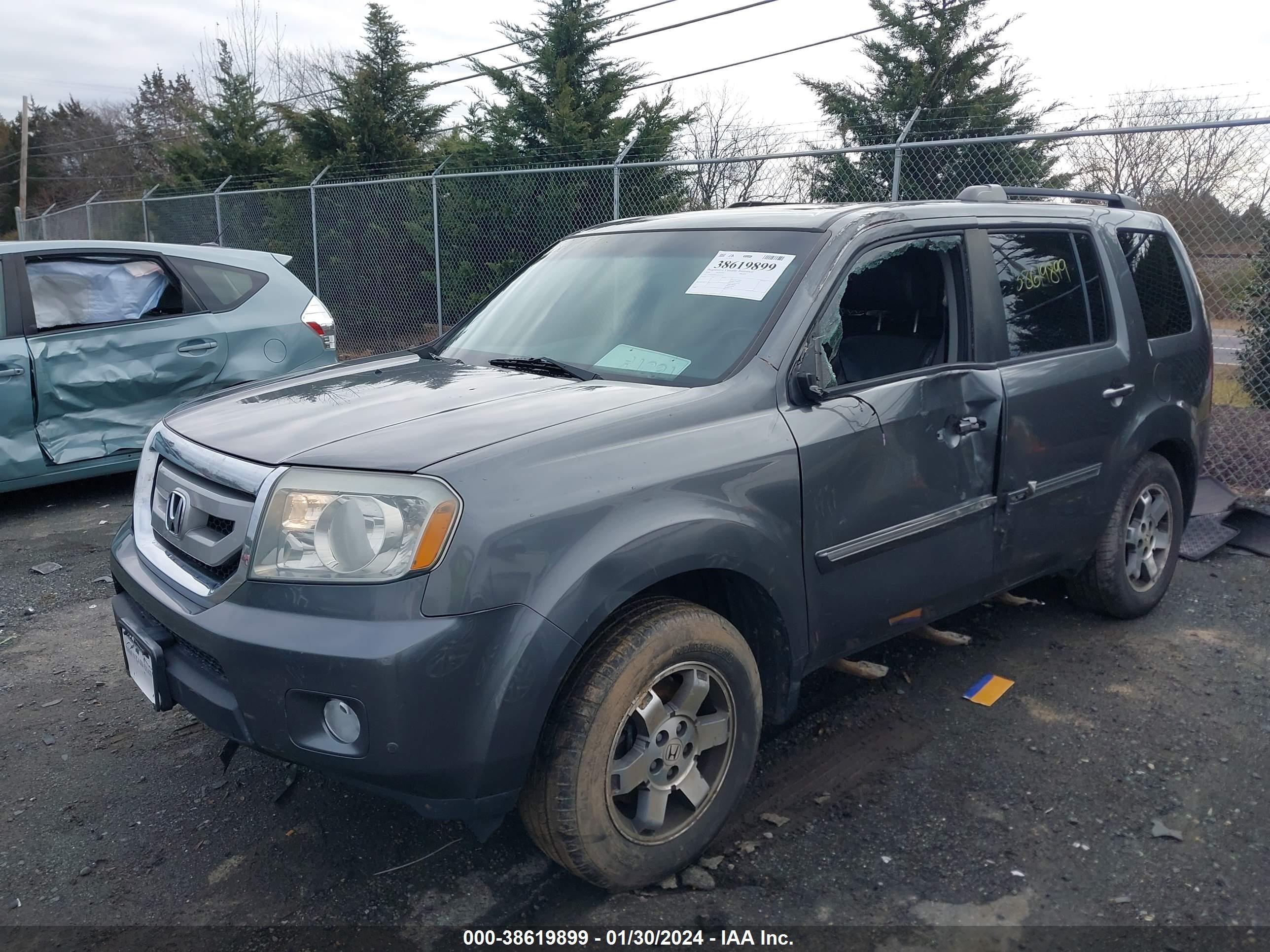 Photo 1 VIN: 5FNYF4H90AB032171 - HONDA PILOT 