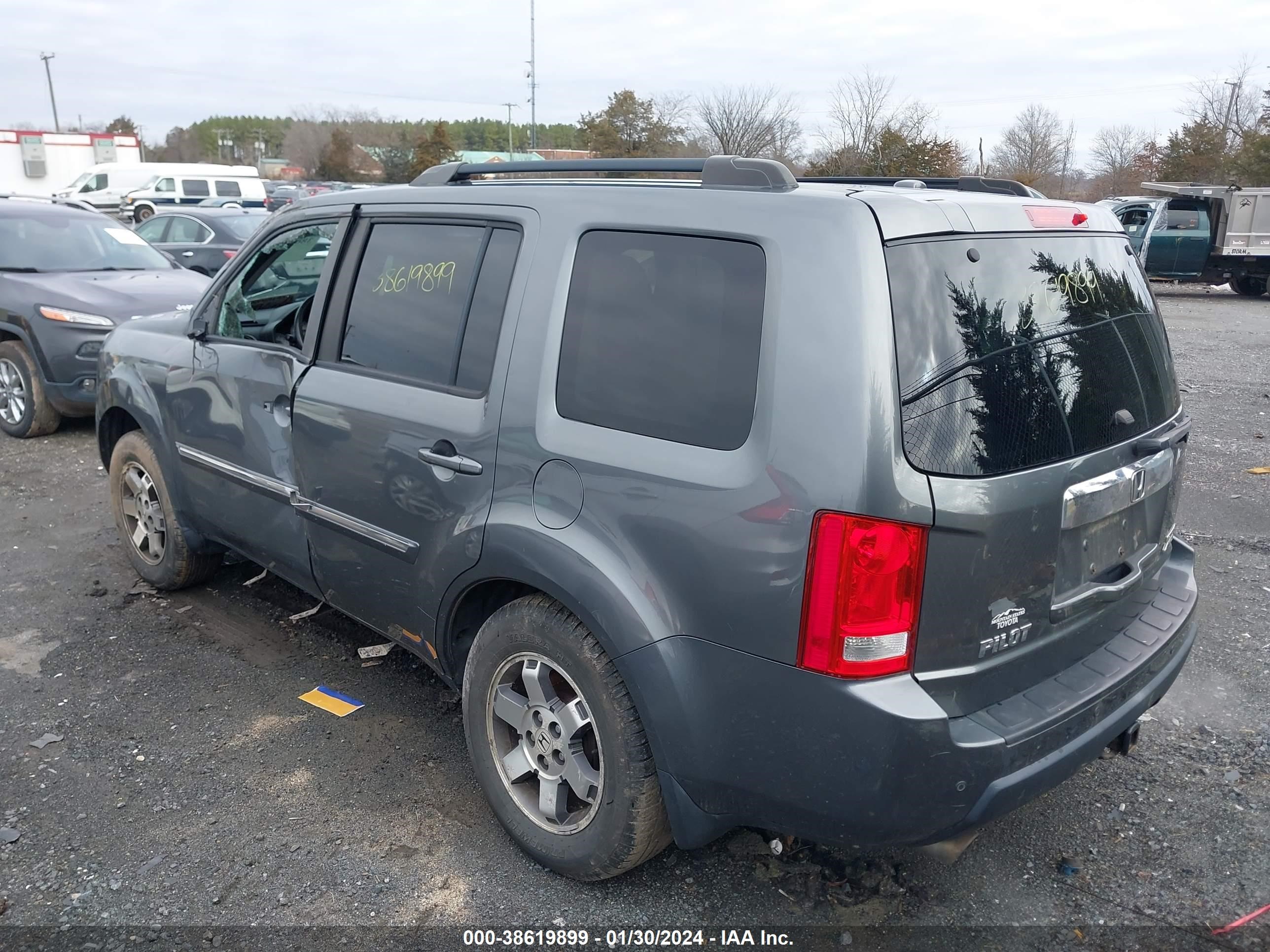 Photo 2 VIN: 5FNYF4H90AB032171 - HONDA PILOT 